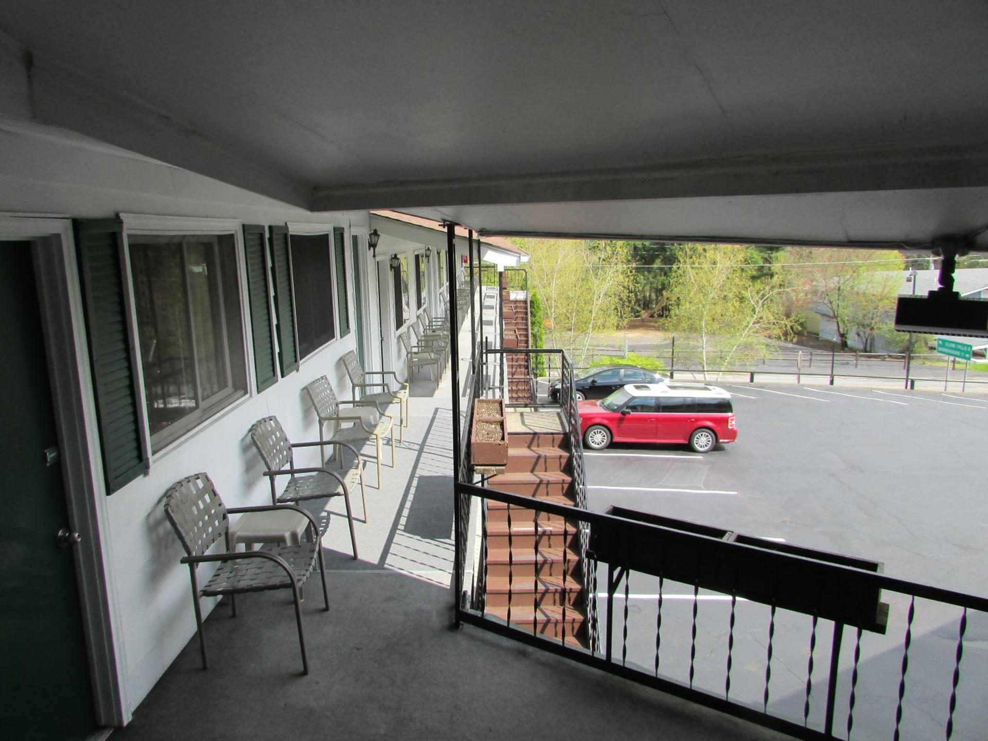 The Lake George Inn photo 43
