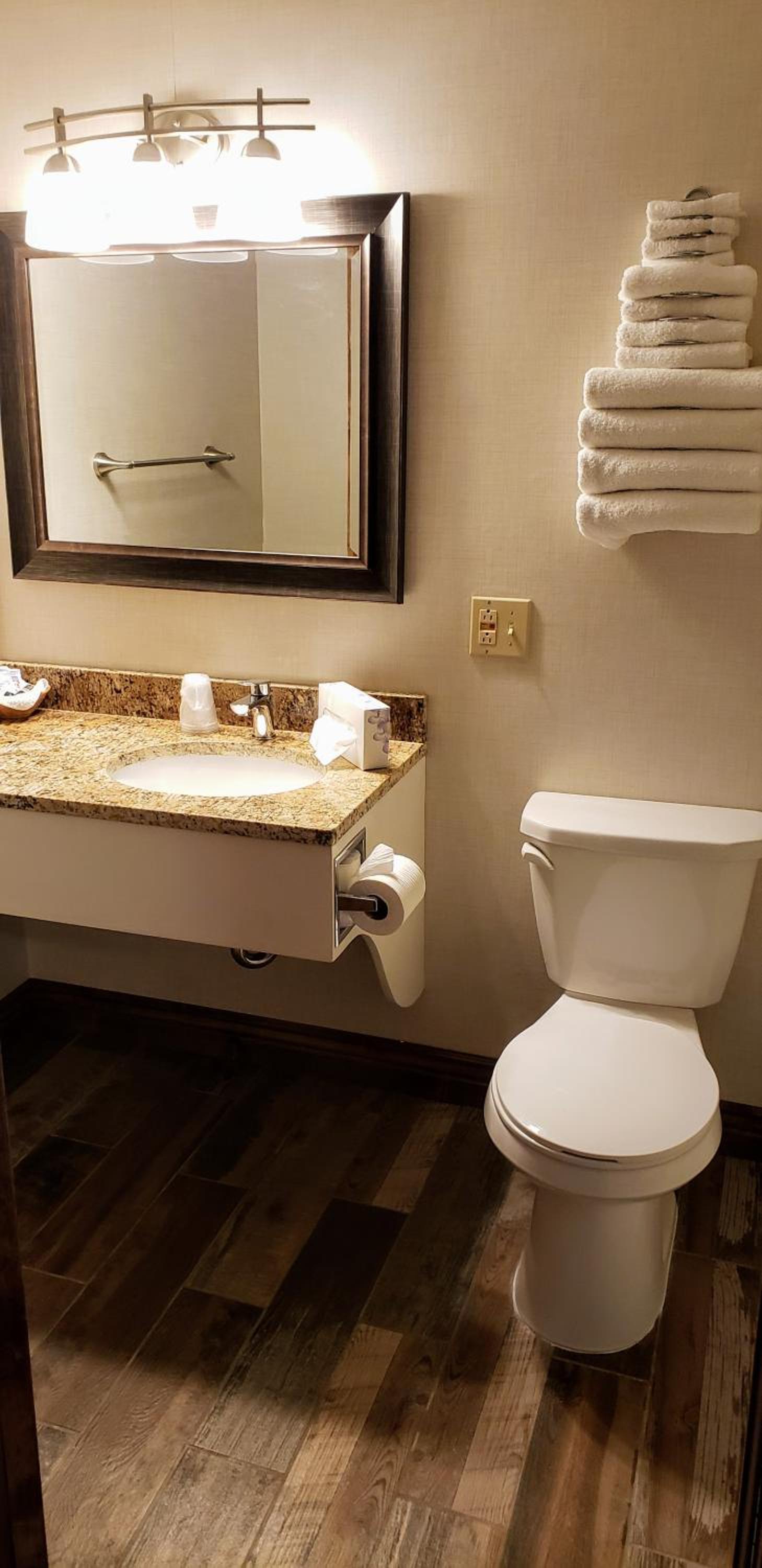Stagecoach Inn & Suites photo 91