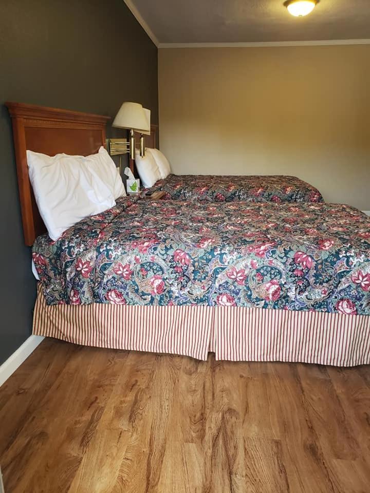 Pacific Motel photo 99