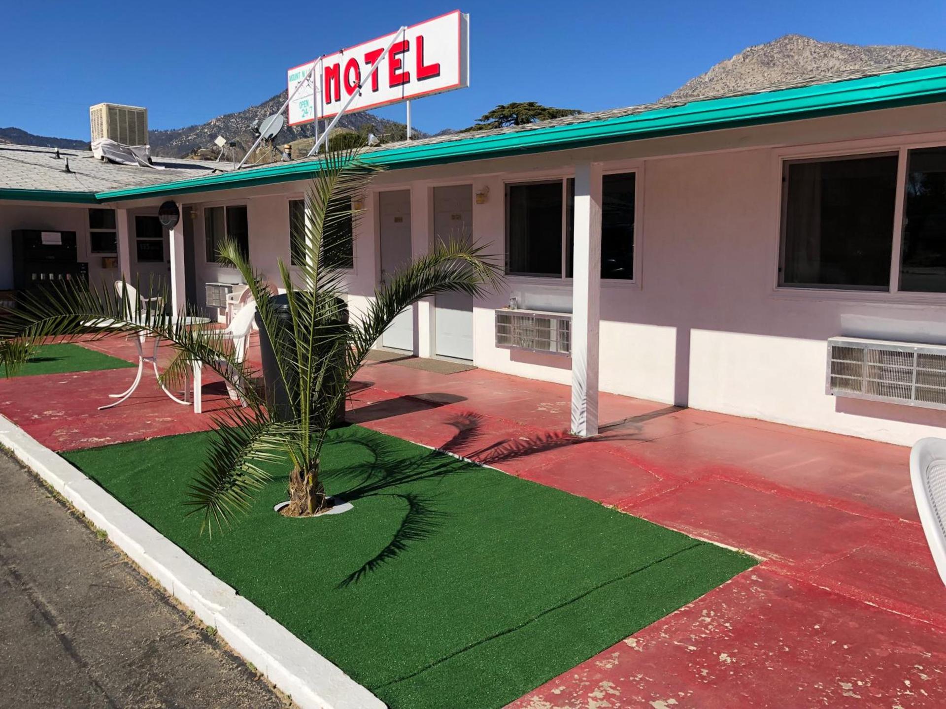 Mount-N-Lake Motel photo 18