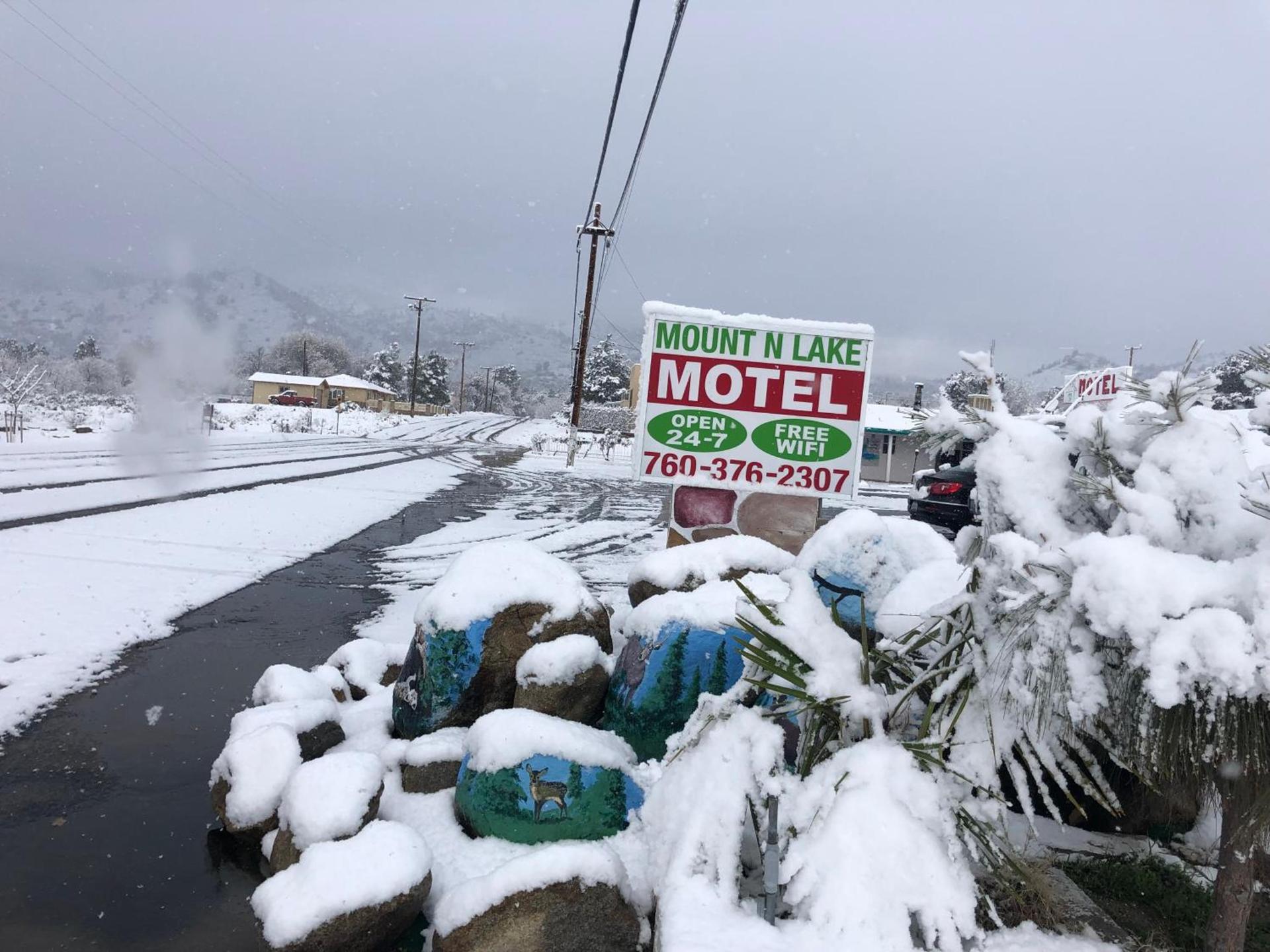 Mount-N-Lake Motel photo 17