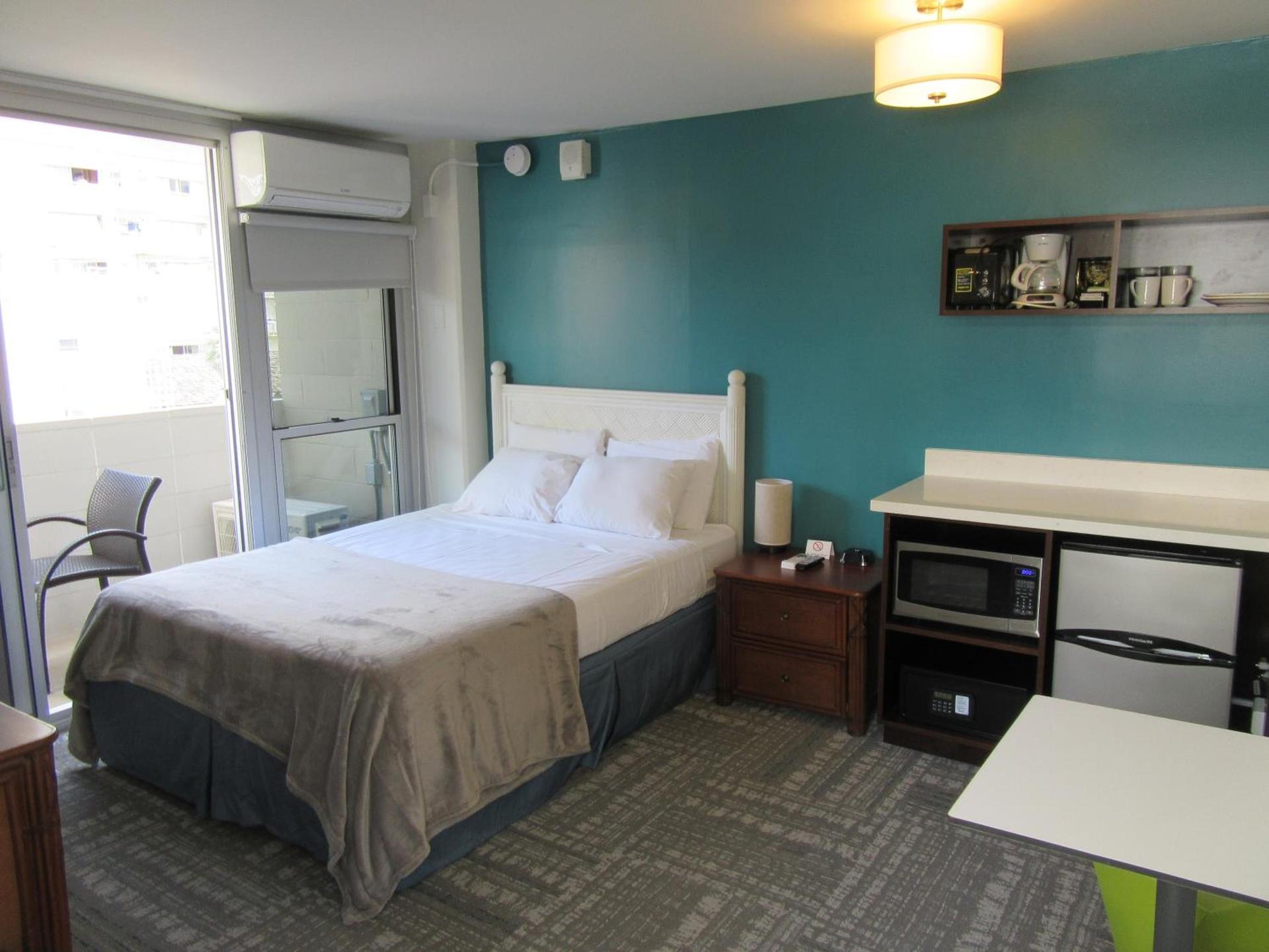 Waikiki Central Hotel - No Resort Fees photo 4