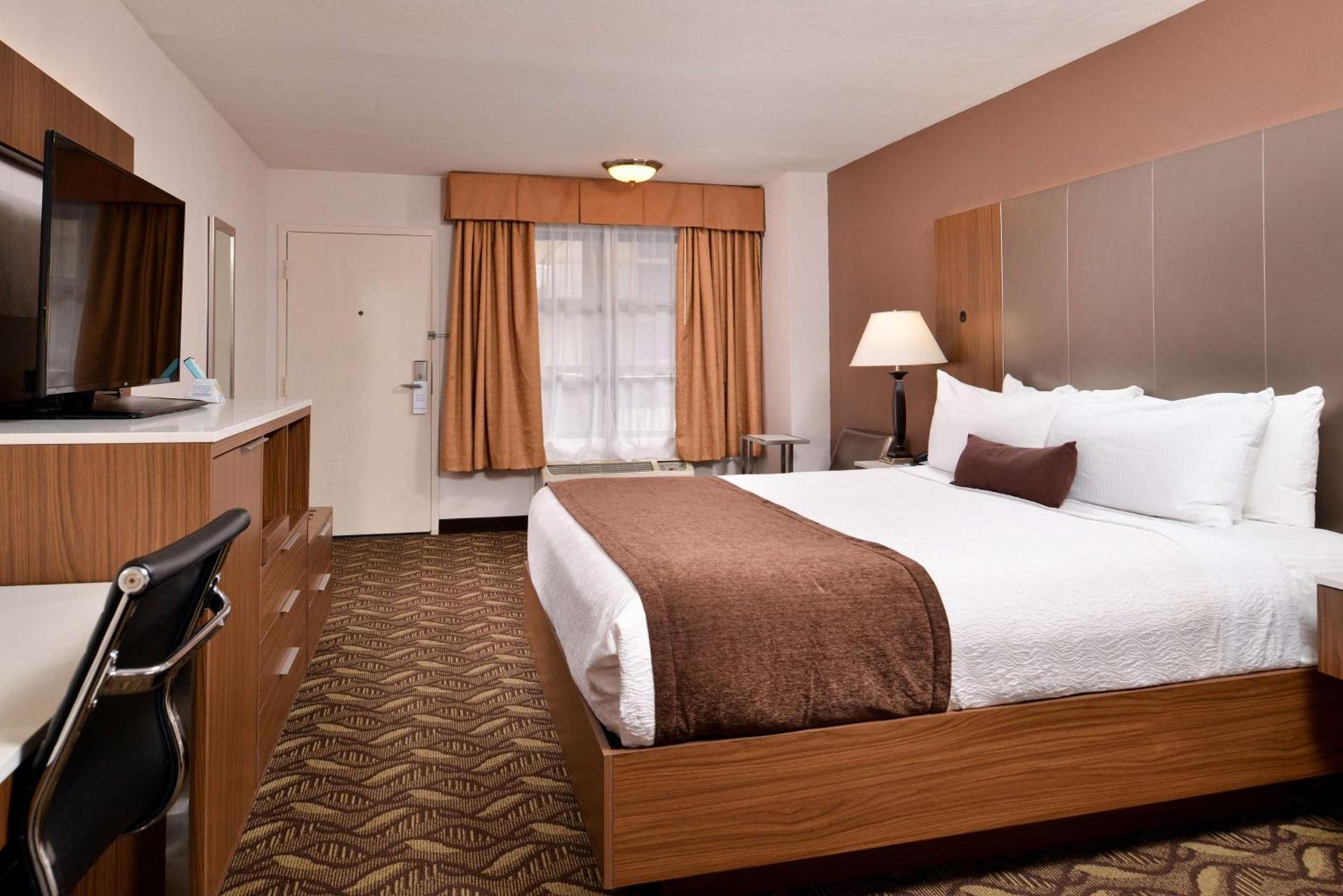 Best Western Airport Plaza Hotel – LAX Airport LA Stadium photo 20