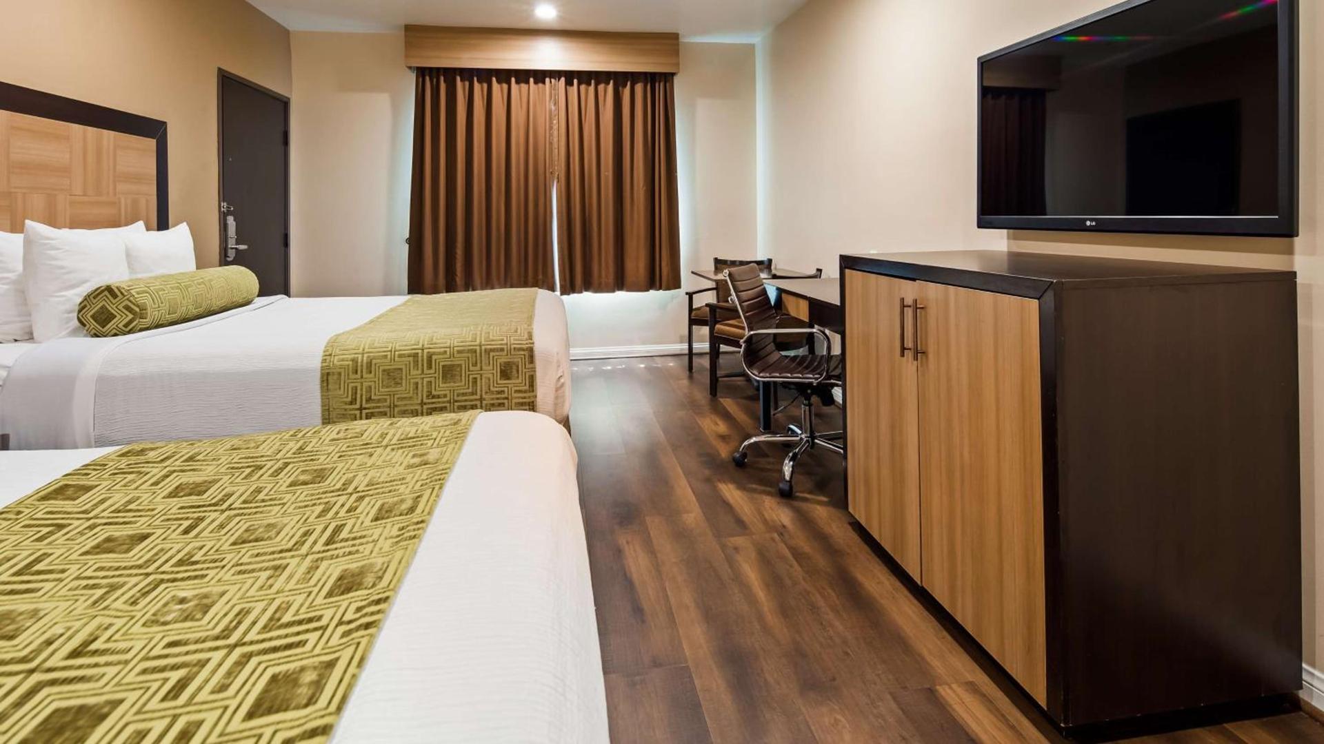 Best Western Plus Glendale photo 8