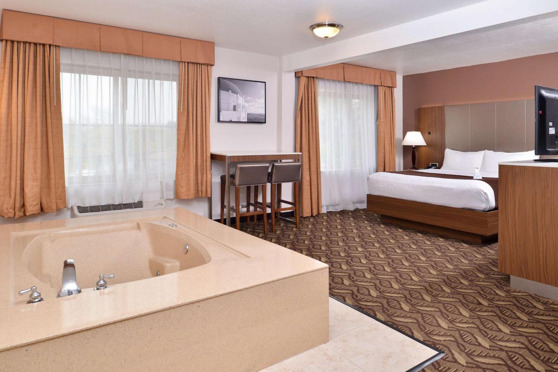 Best Western Airport Plaza Hotel – LAX Airport LA Stadium photo 23