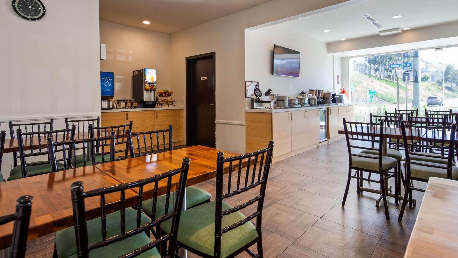 Best Western Plus Glendale photo 16
