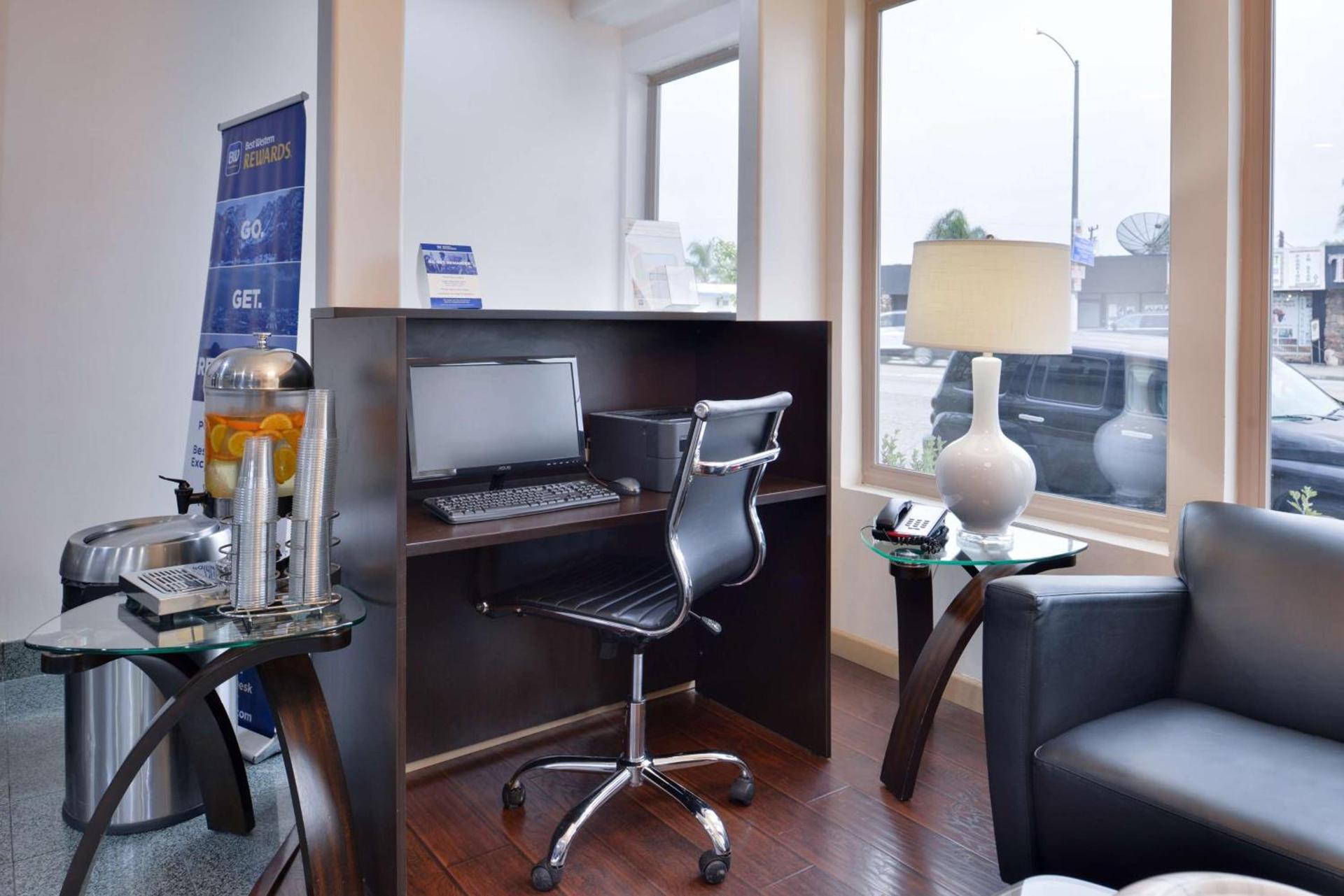 Best Western Airport Plaza Hotel – LAX Airport LA Stadium photo 29
