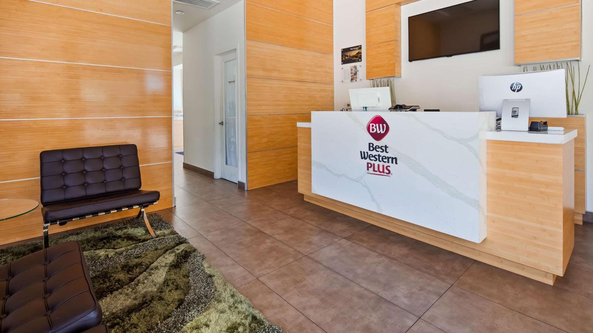 Best Western Plus Glendale photo 3