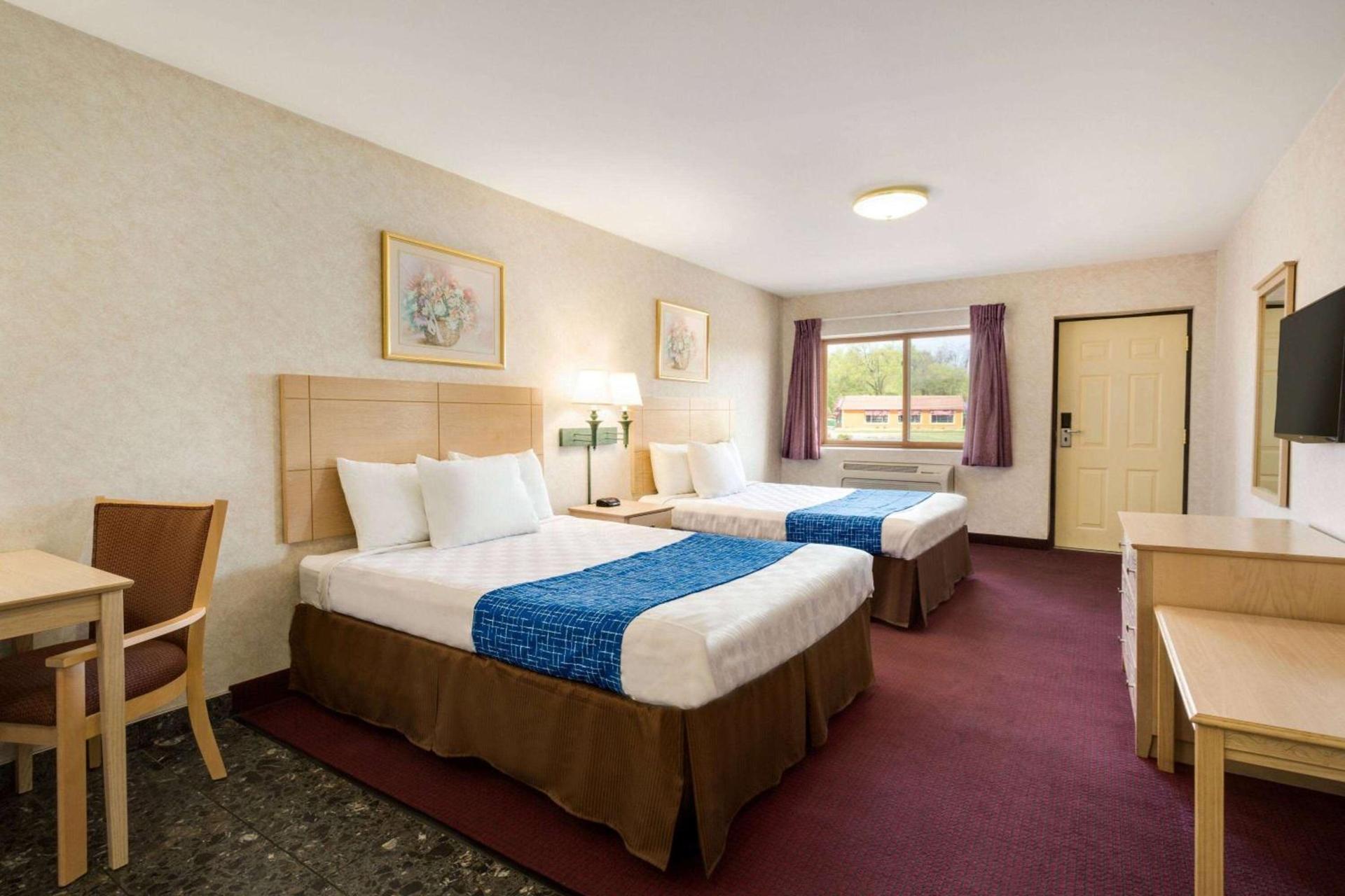 Travelodge by Wyndham Niagara Falls - New York photo 51