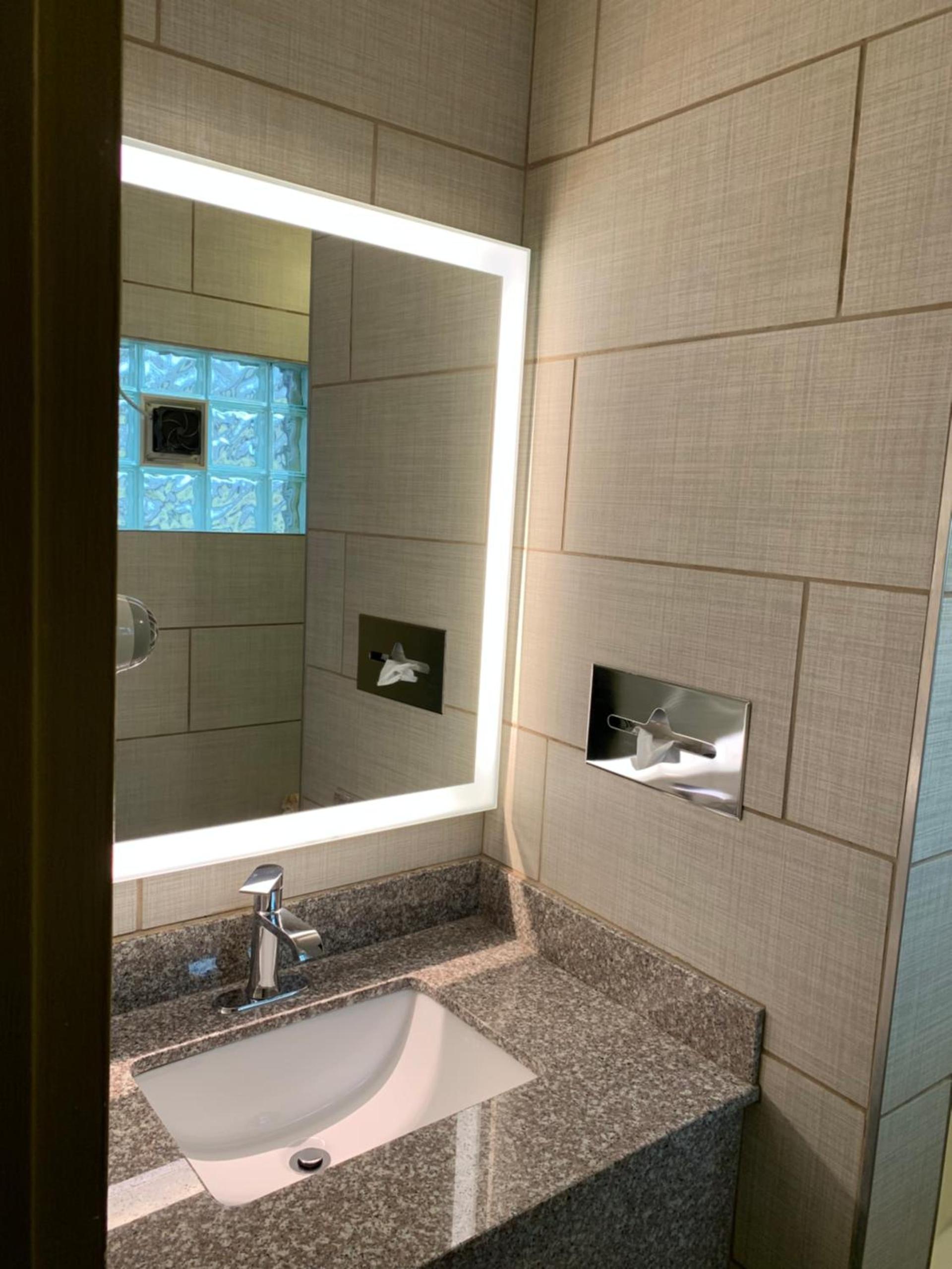 University Manor Inn photo 38