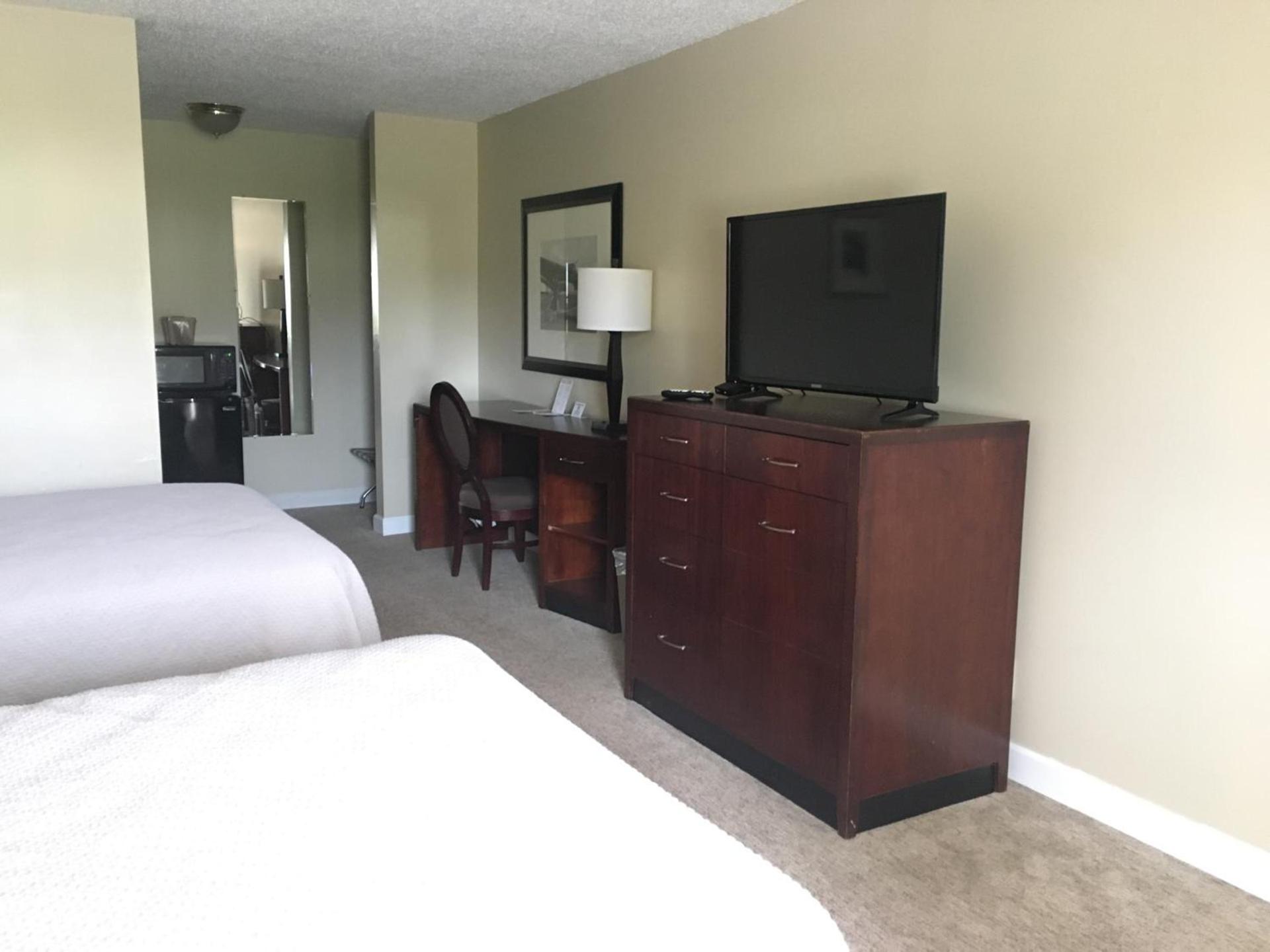 Ambassador Inn photo 19