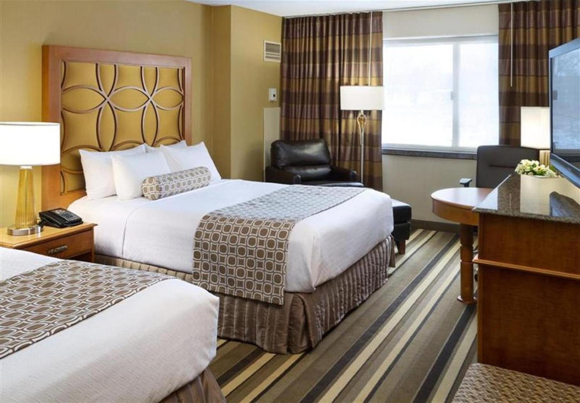 Crowne Plaza Minneapolis West by IHG photo 2