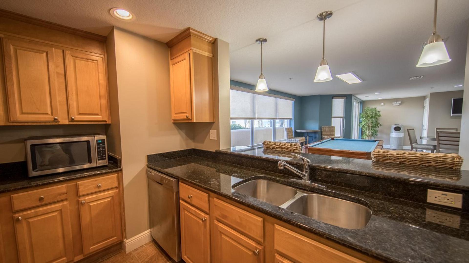 Family Friendly - Direct Oceanfront Sanibel 303 photo 25