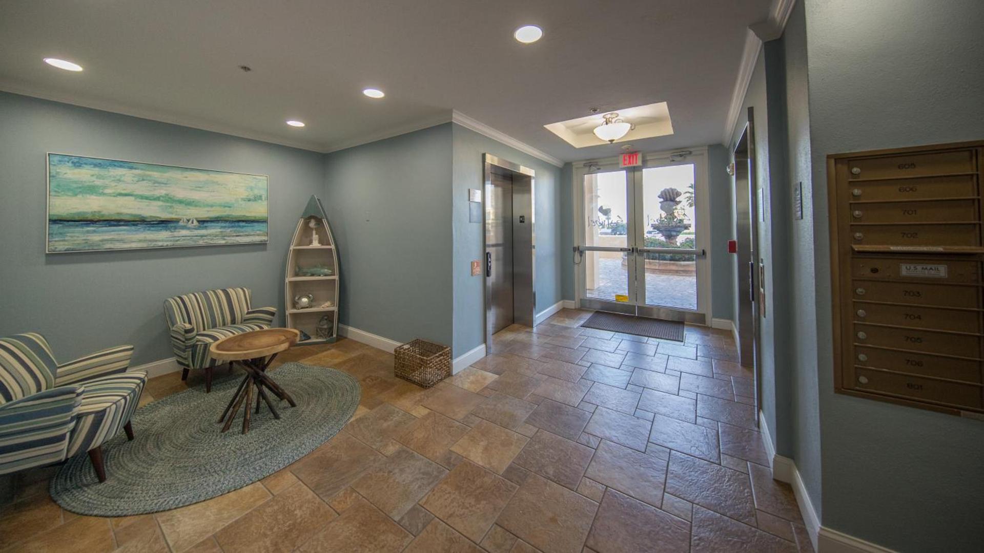 Family Friendly - Direct Oceanfront Sanibel 303 photo 23