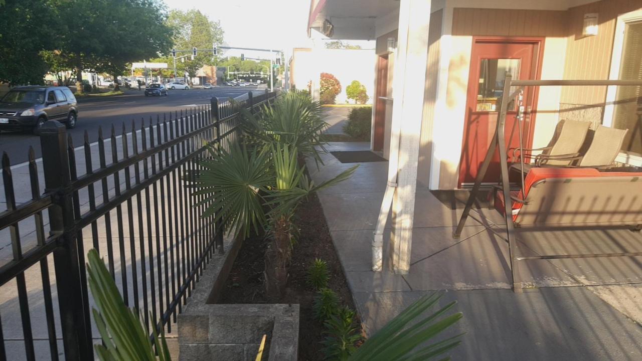 Express Inn & Suites Eugene photo 5