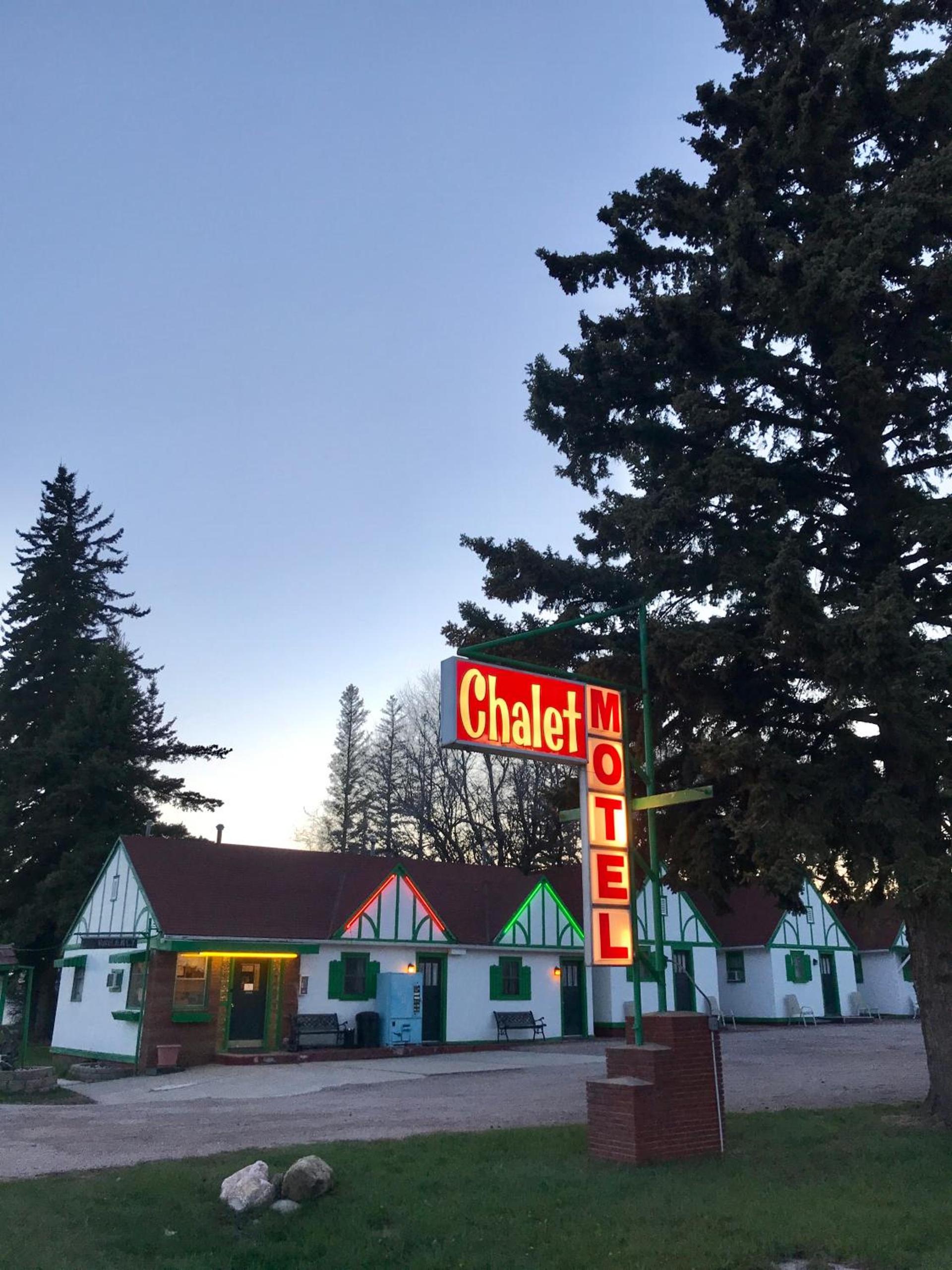 Chalet Motel photo 8