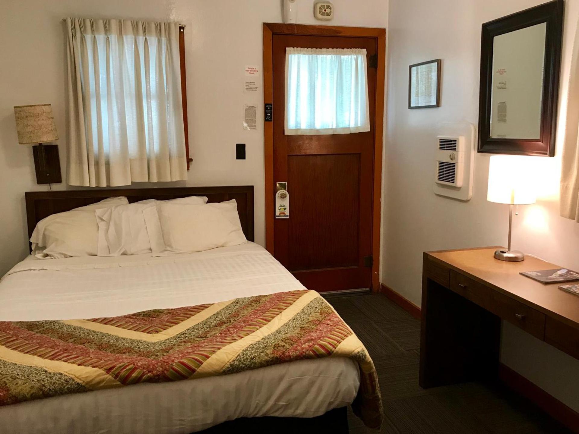 Chalet Motel photo 17