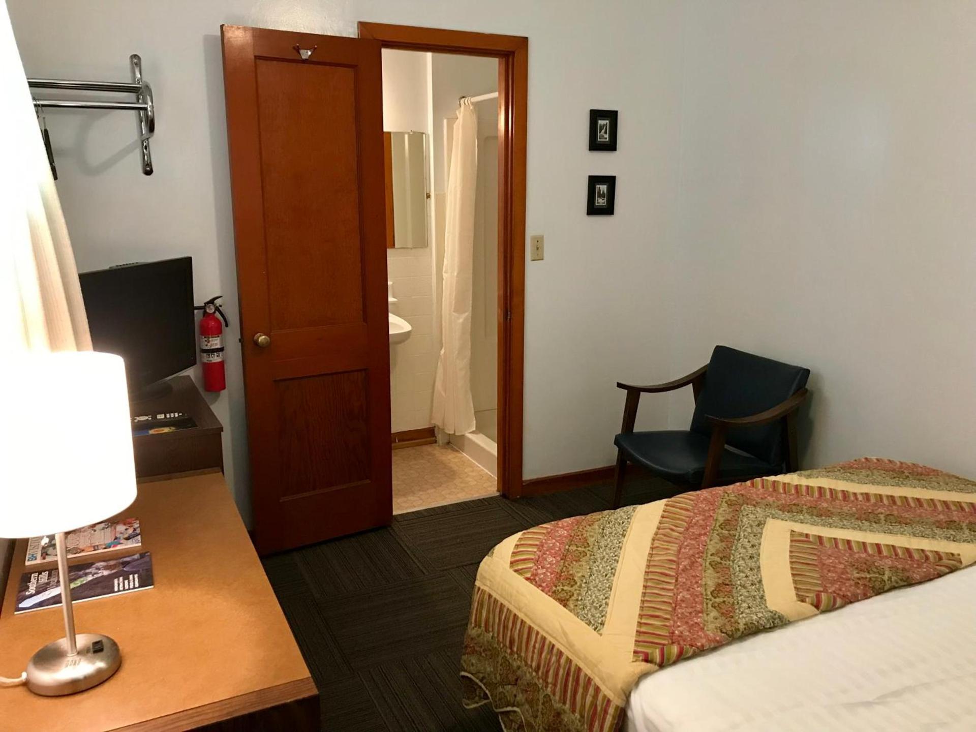 Chalet Motel photo 7