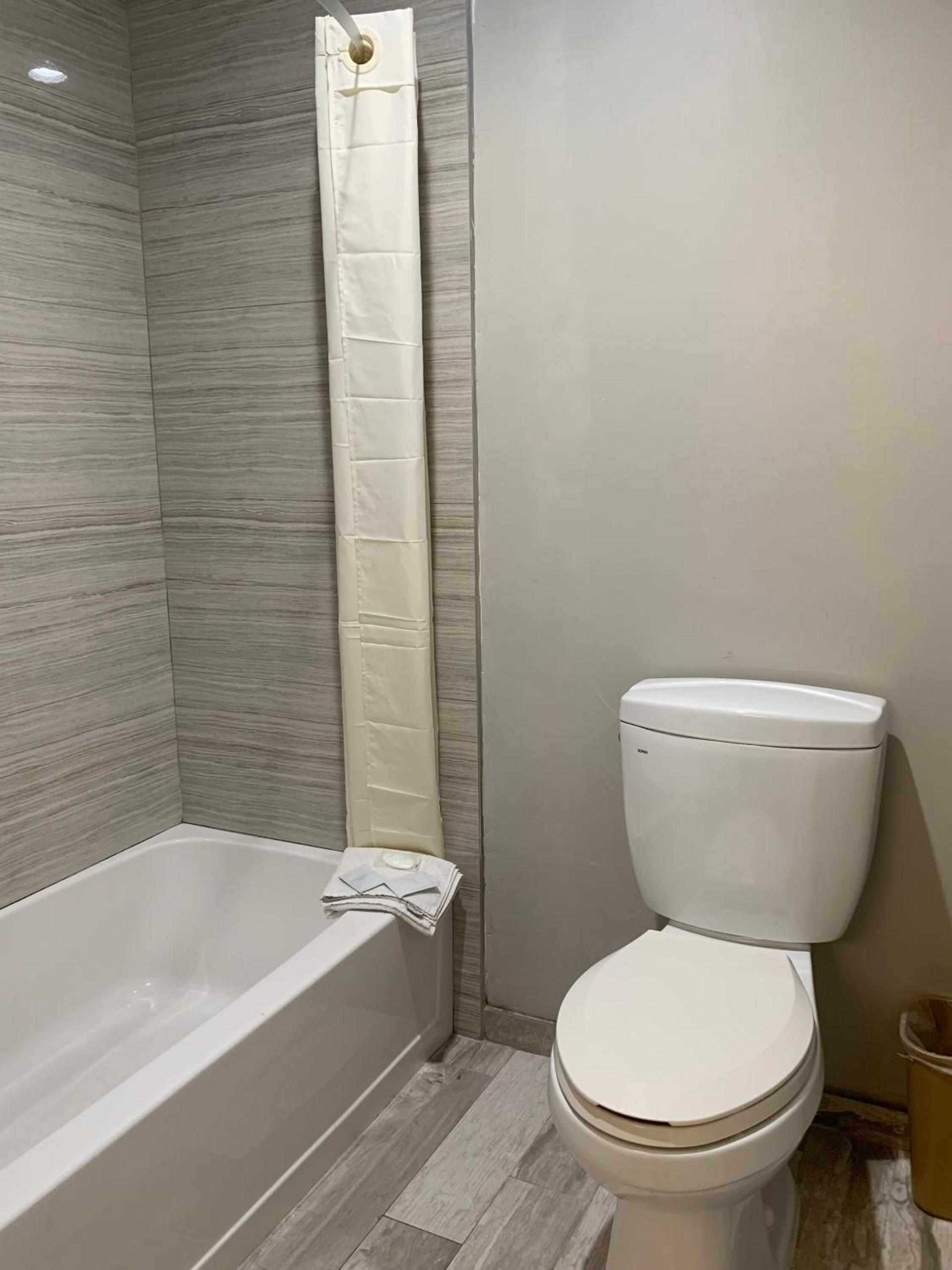 Buena Park Inn photo 15