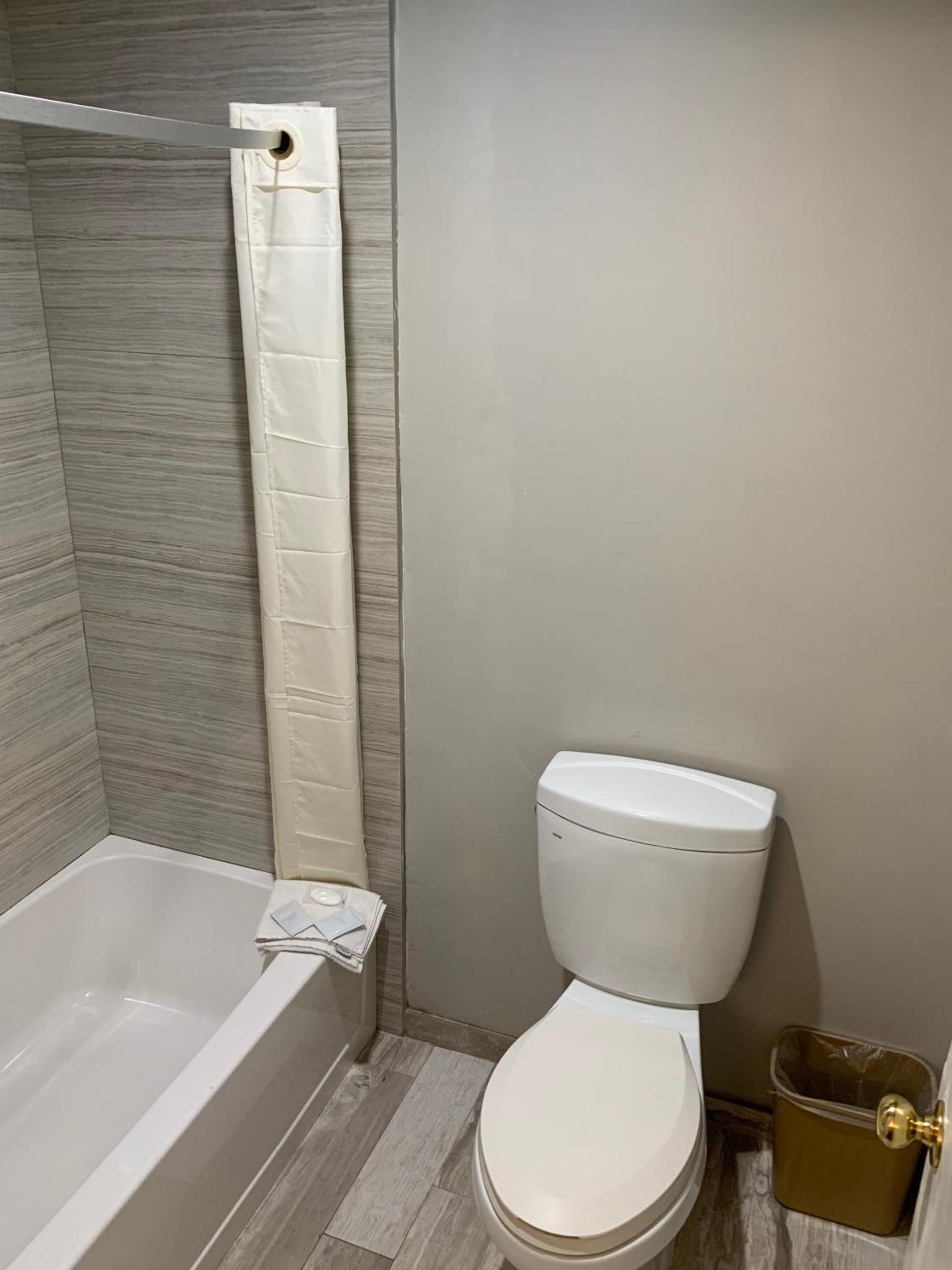 Buena Park Inn photo 17