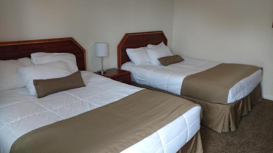 Cattlemen Motel photo 12