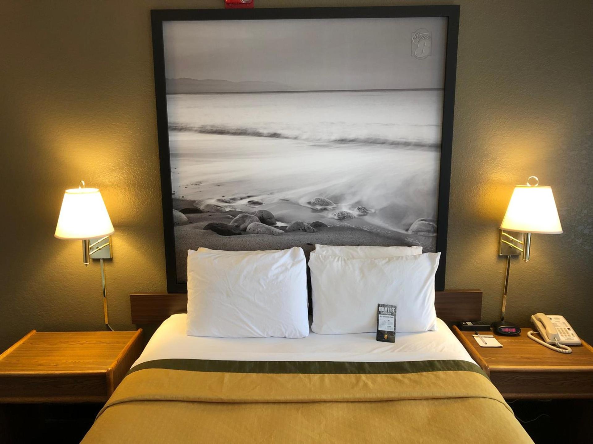 Super 8 by Wyndham Fort Bragg photo 10