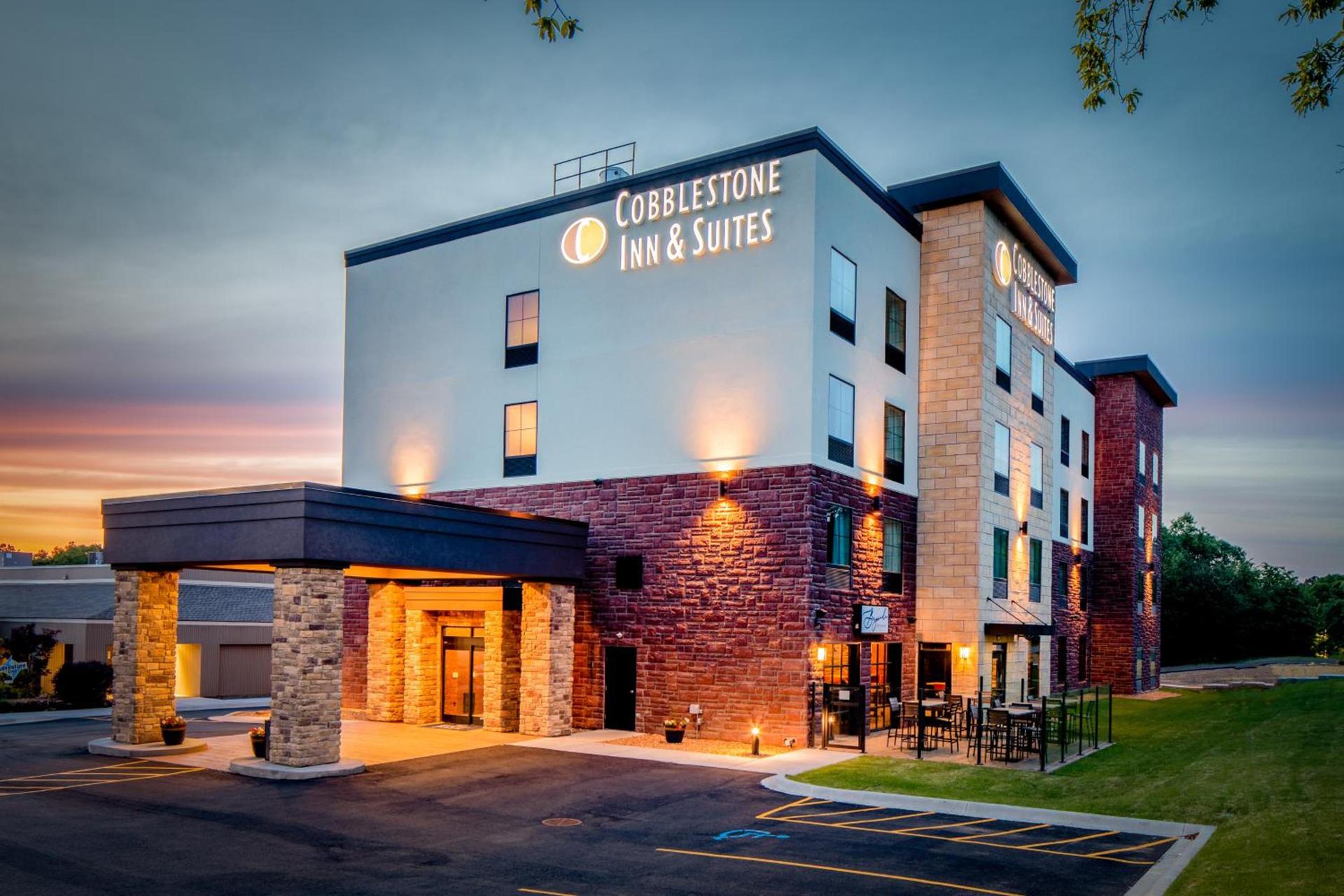 Cobblestone Inn & Suites Fairfield Bay — hotel in Fairfield Bay