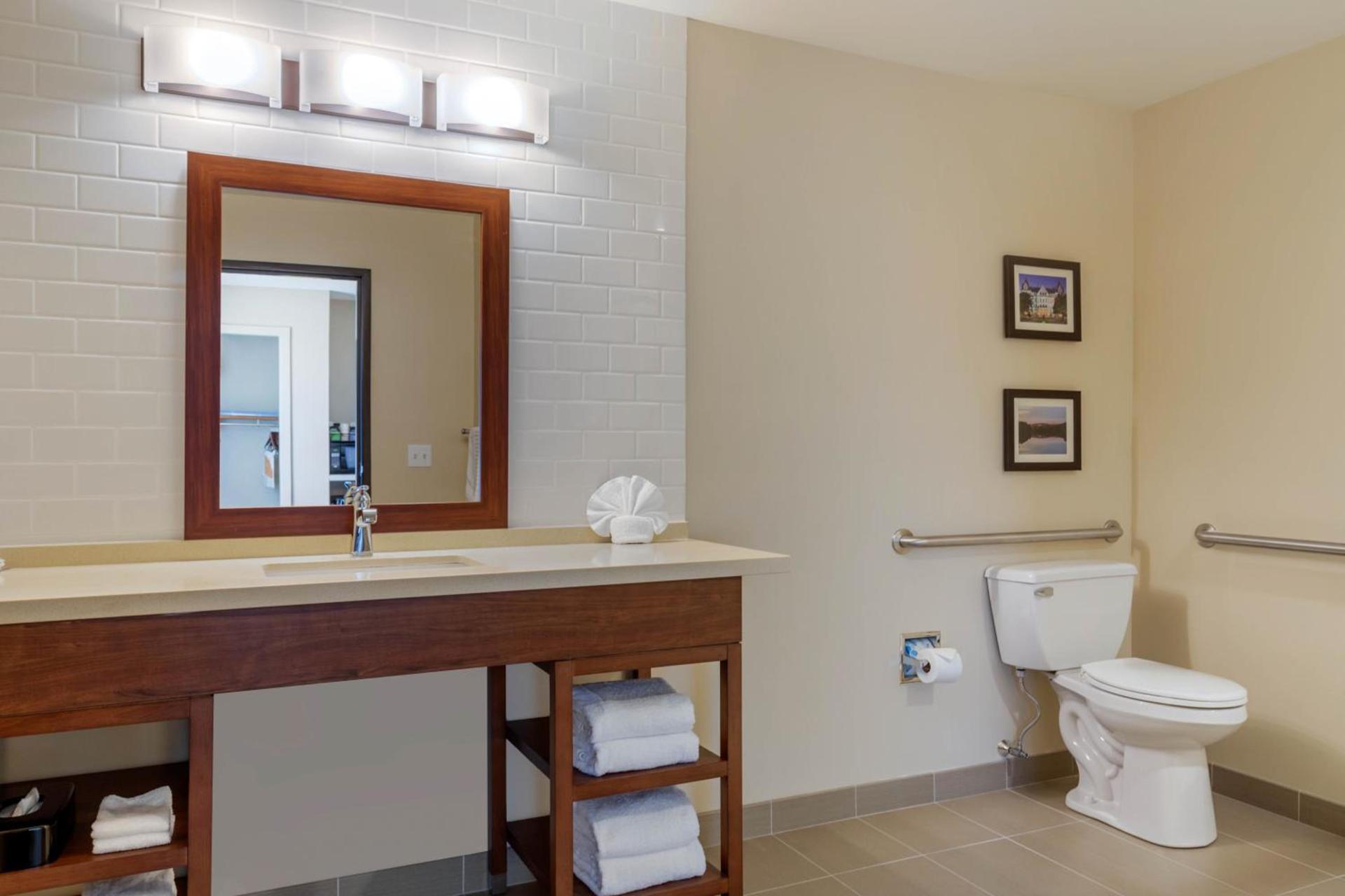 Comfort Inn & Suites Schenectady - Scotia photo 4