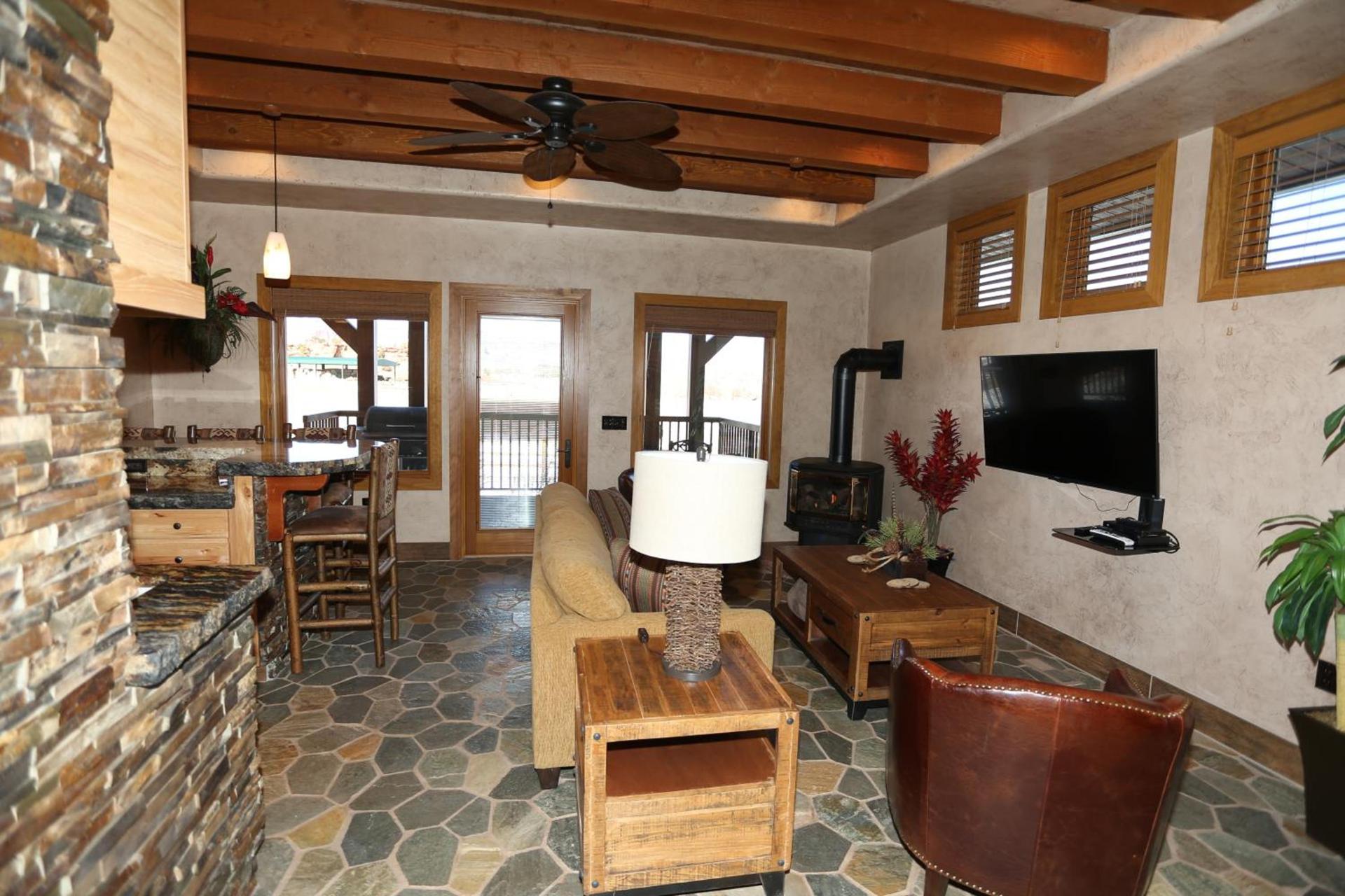 Cougar Ridge Resort photo 25