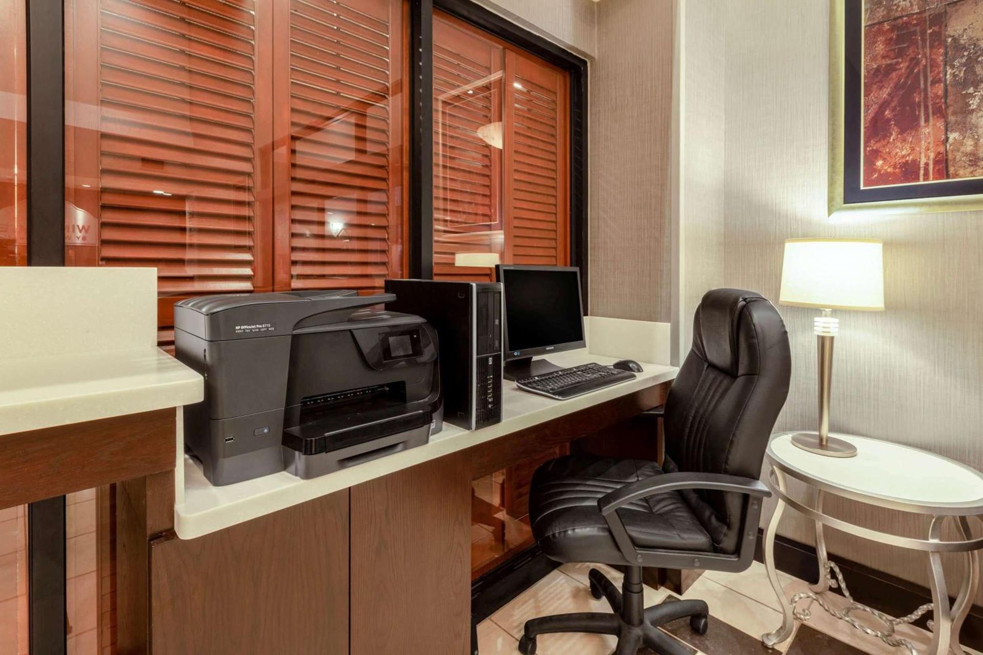 Wingate by Wyndham Erie photo 5