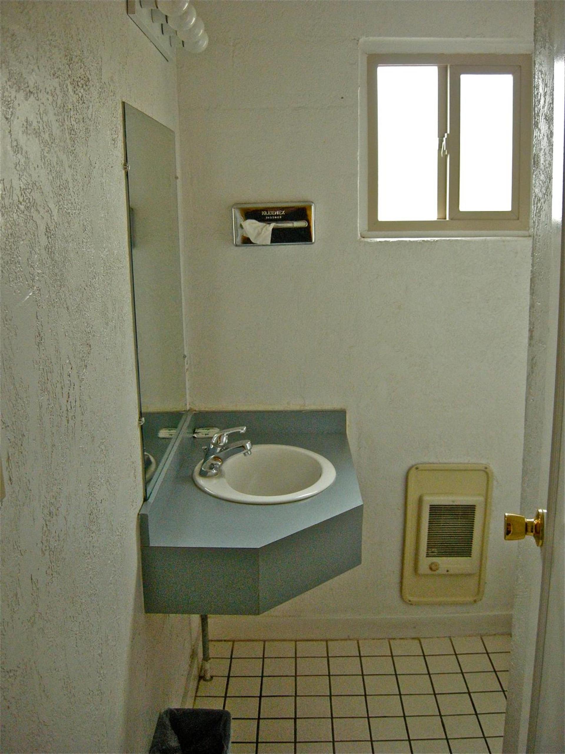 Hub Motel photo 10