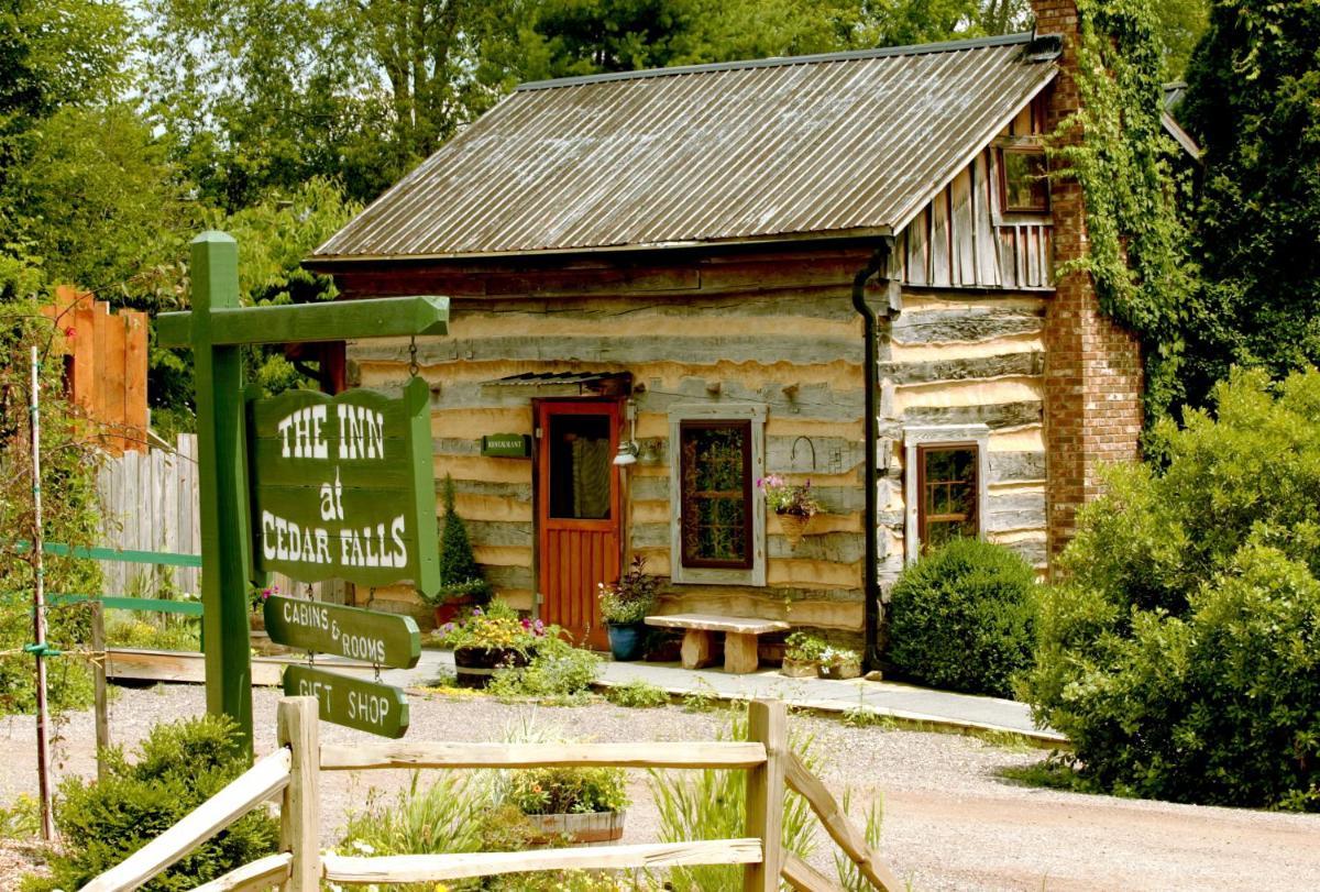 Inn & Spa at Cedar Falls photo 1