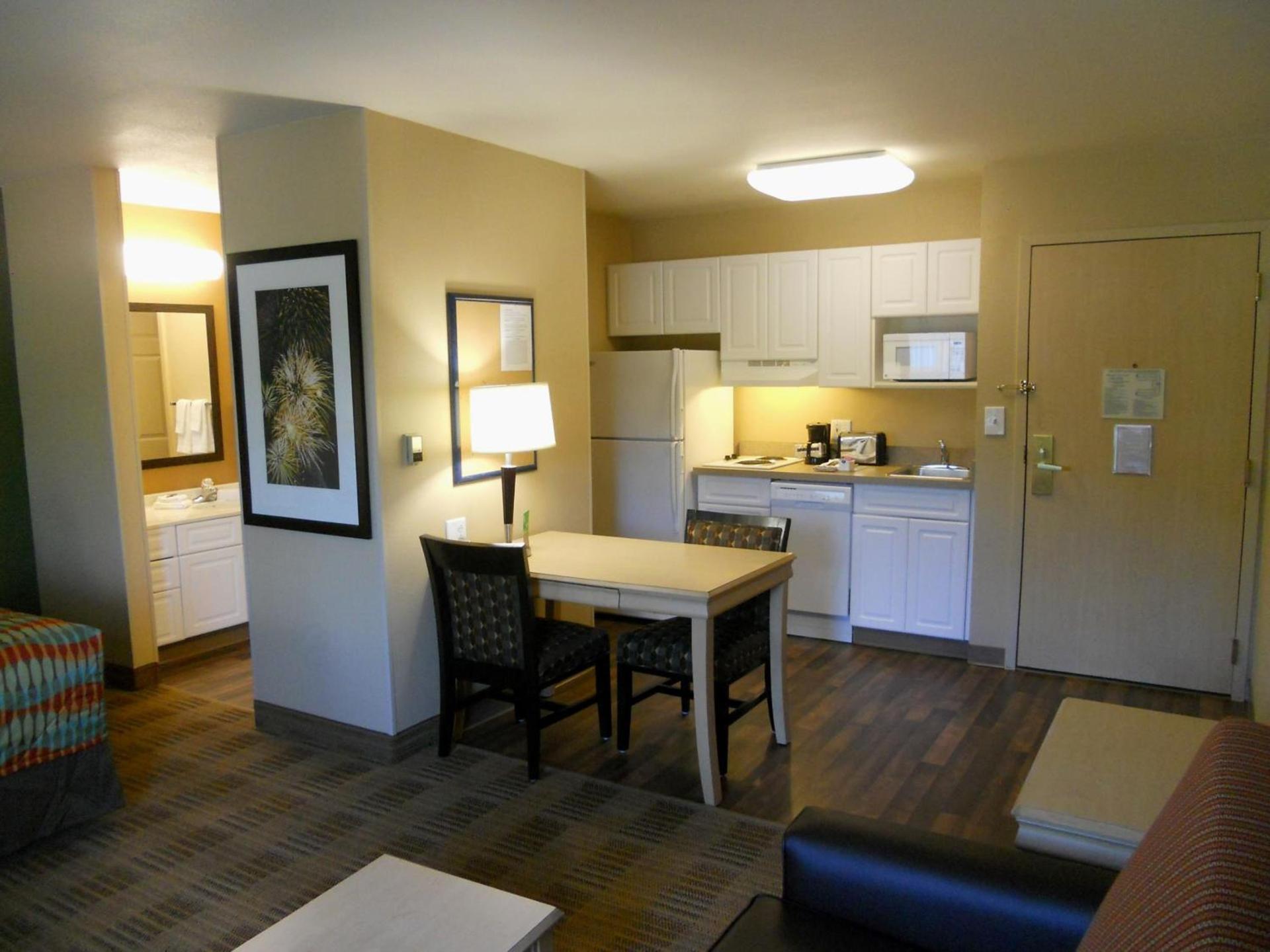 Extended Stay America Suites - Orlando - Lake Buena Vista photo 45
