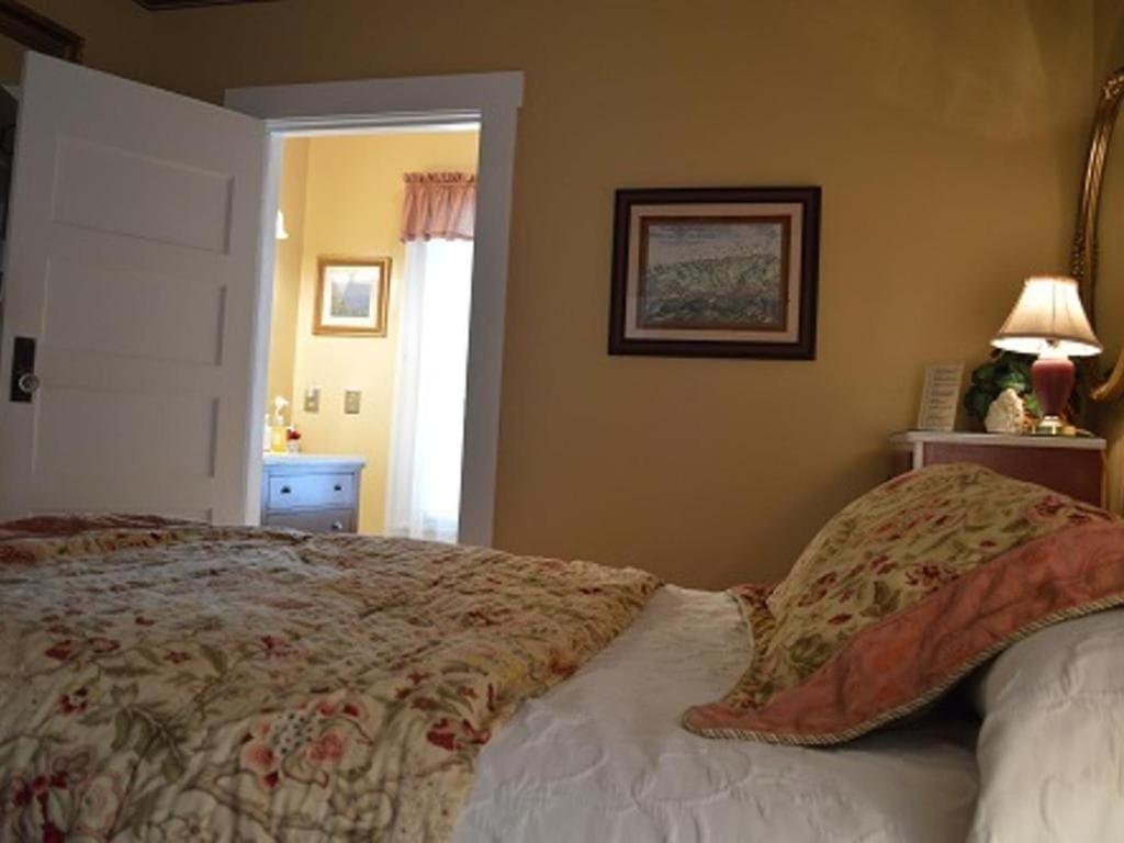 Red Rocker Inn photo 67
