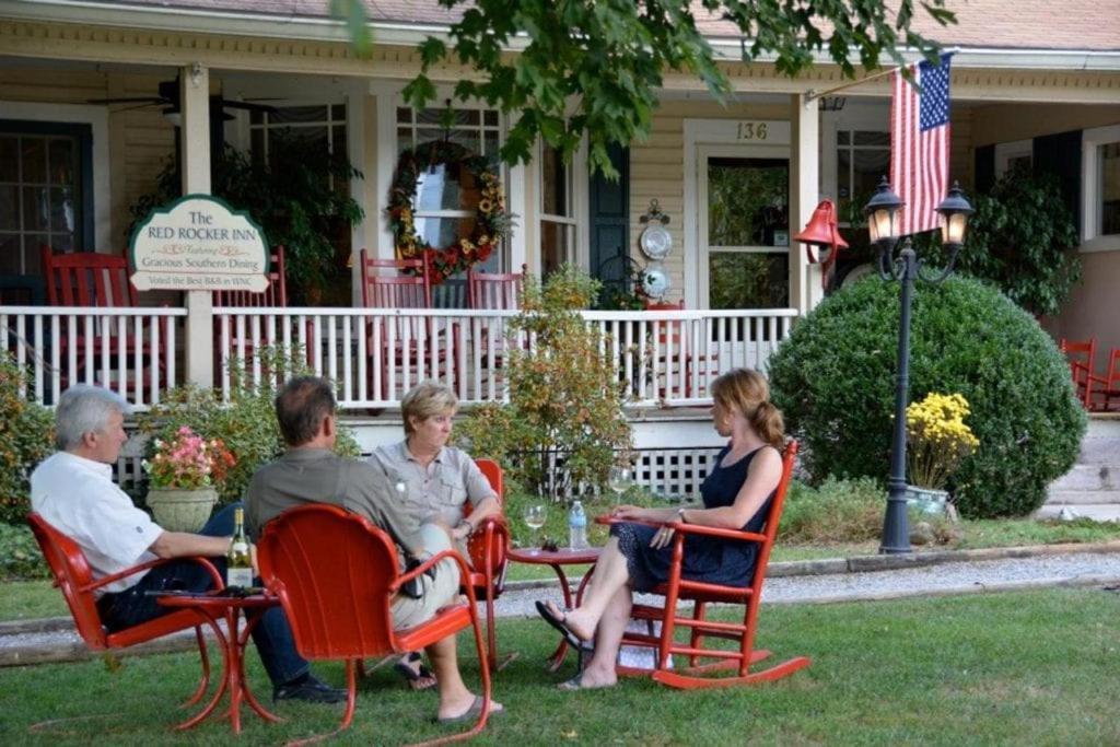 Red Rocker Inn photo 32