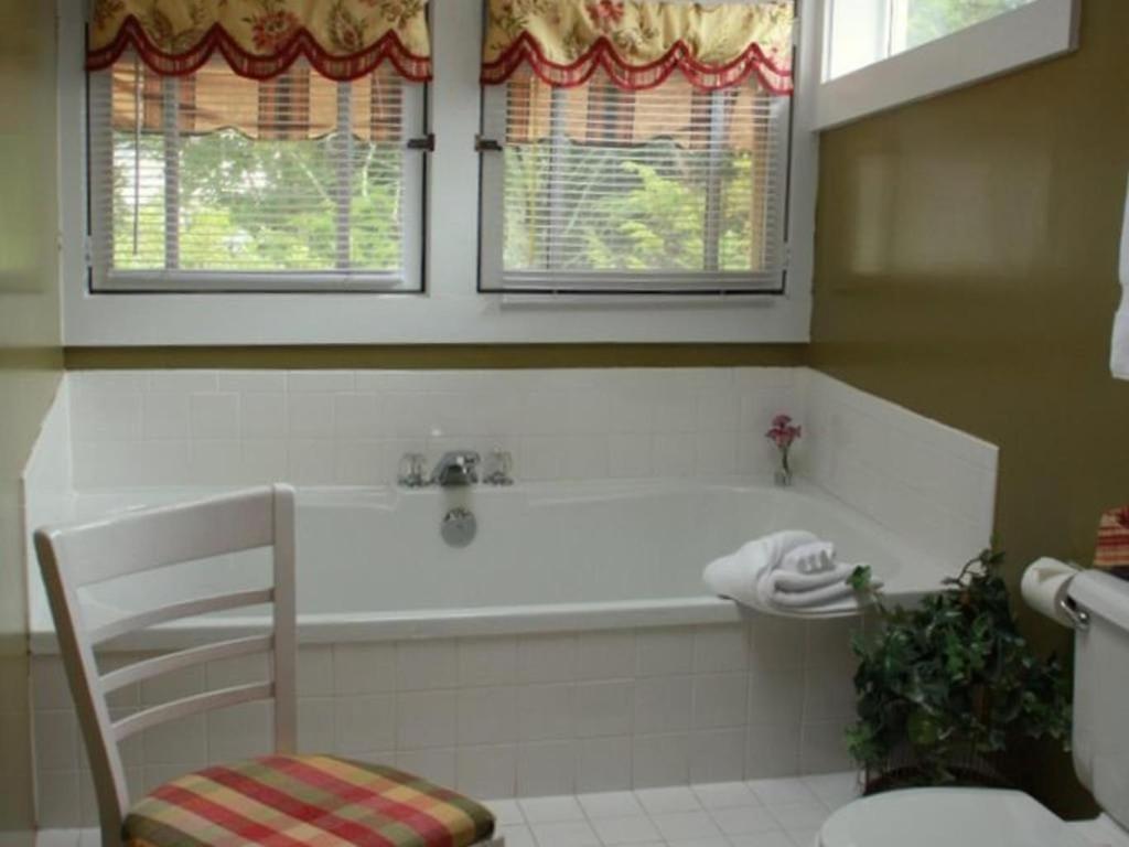 Red Rocker Inn photo 59