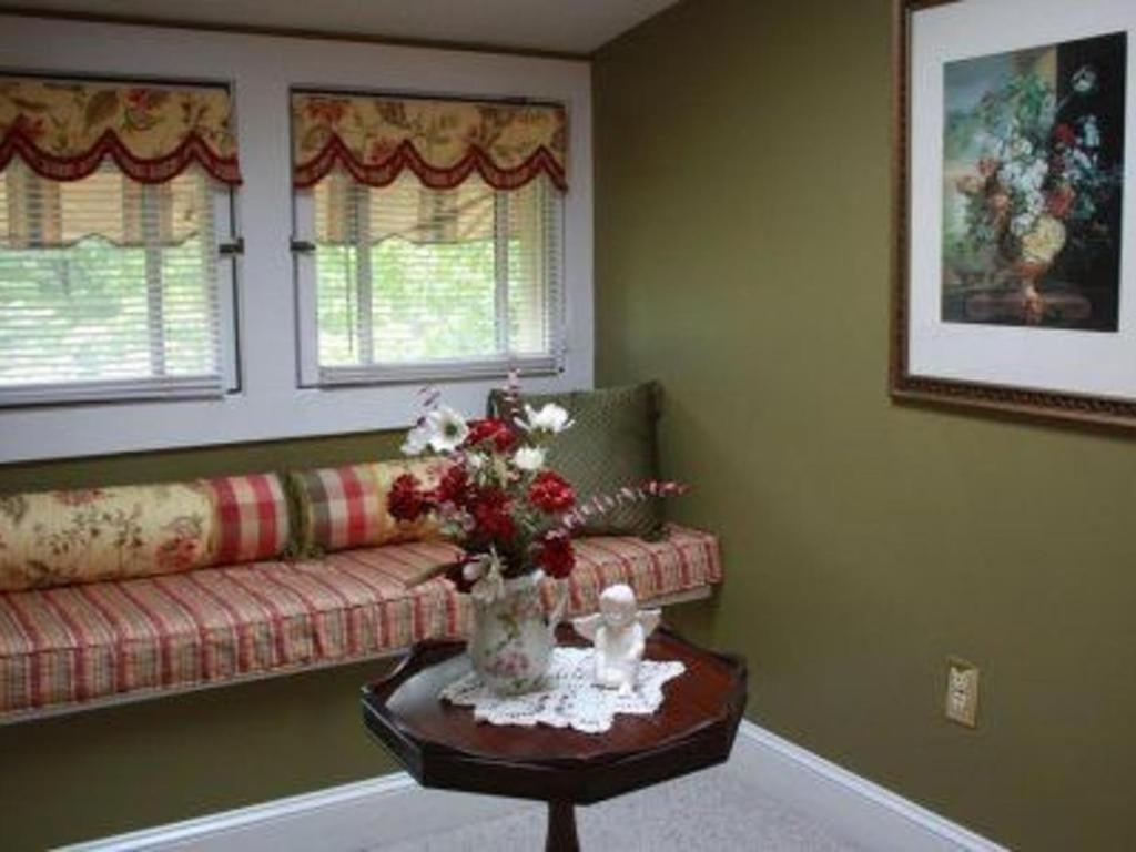 Red Rocker Inn photo 60