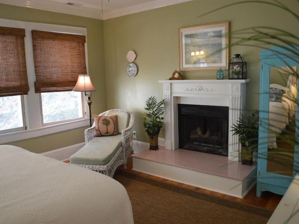 Red Rocker Inn photo 16