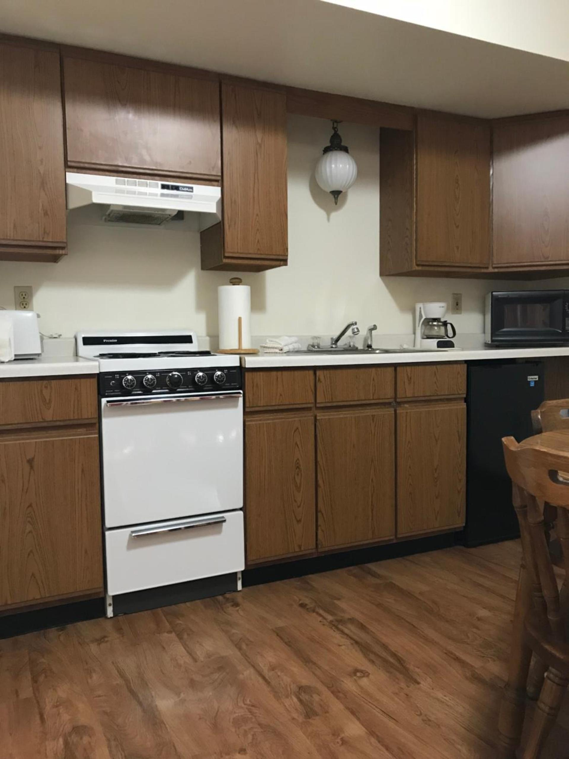 Brentwood Motor Inn photo 12
