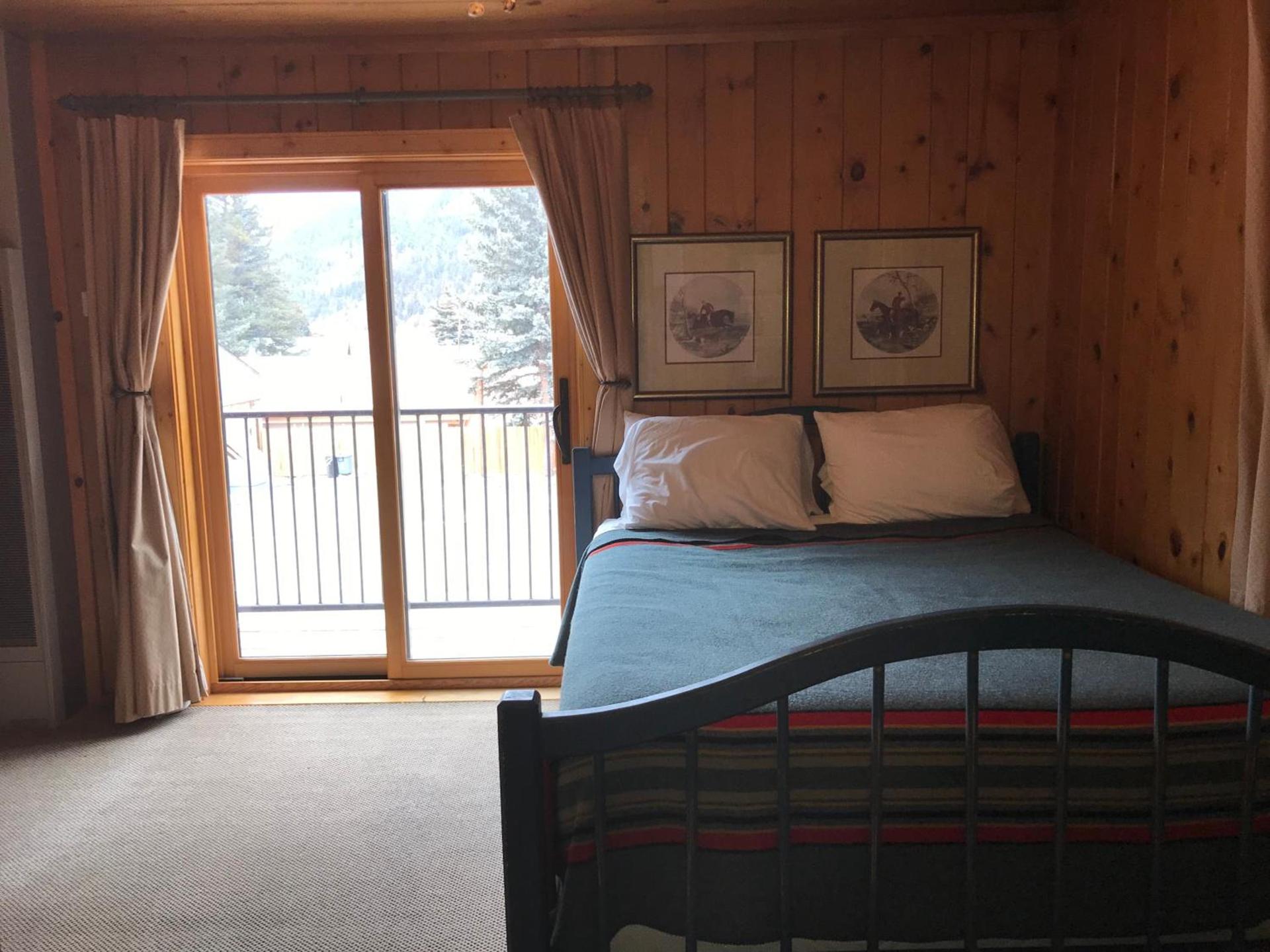The Lodge at Red River photo 7