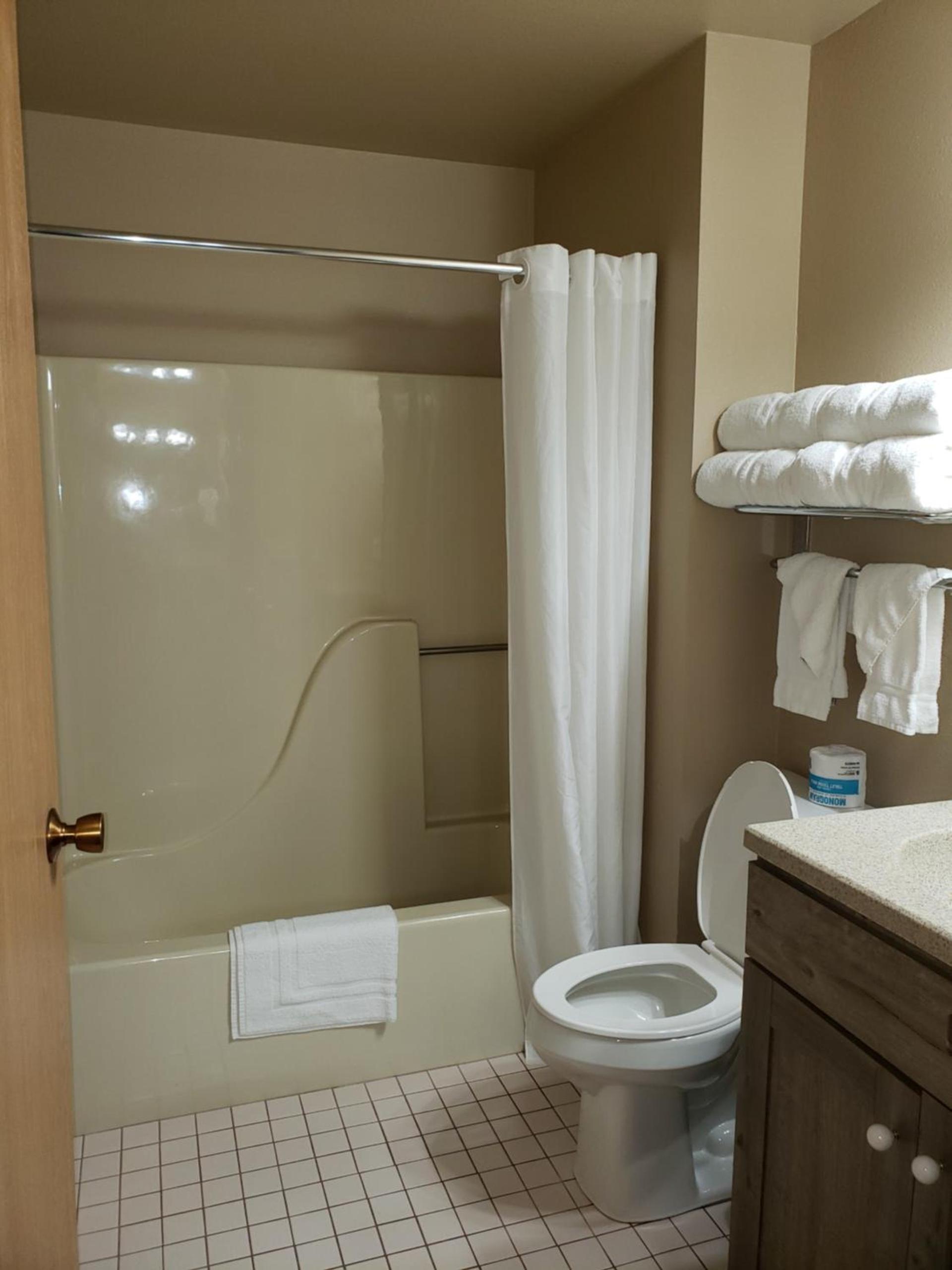 Woodside Dells Hotel & Suites photo 67