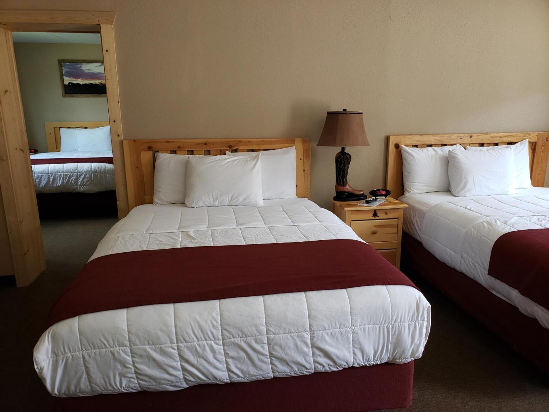 Woodside Dells Hotel & Suites photo 31