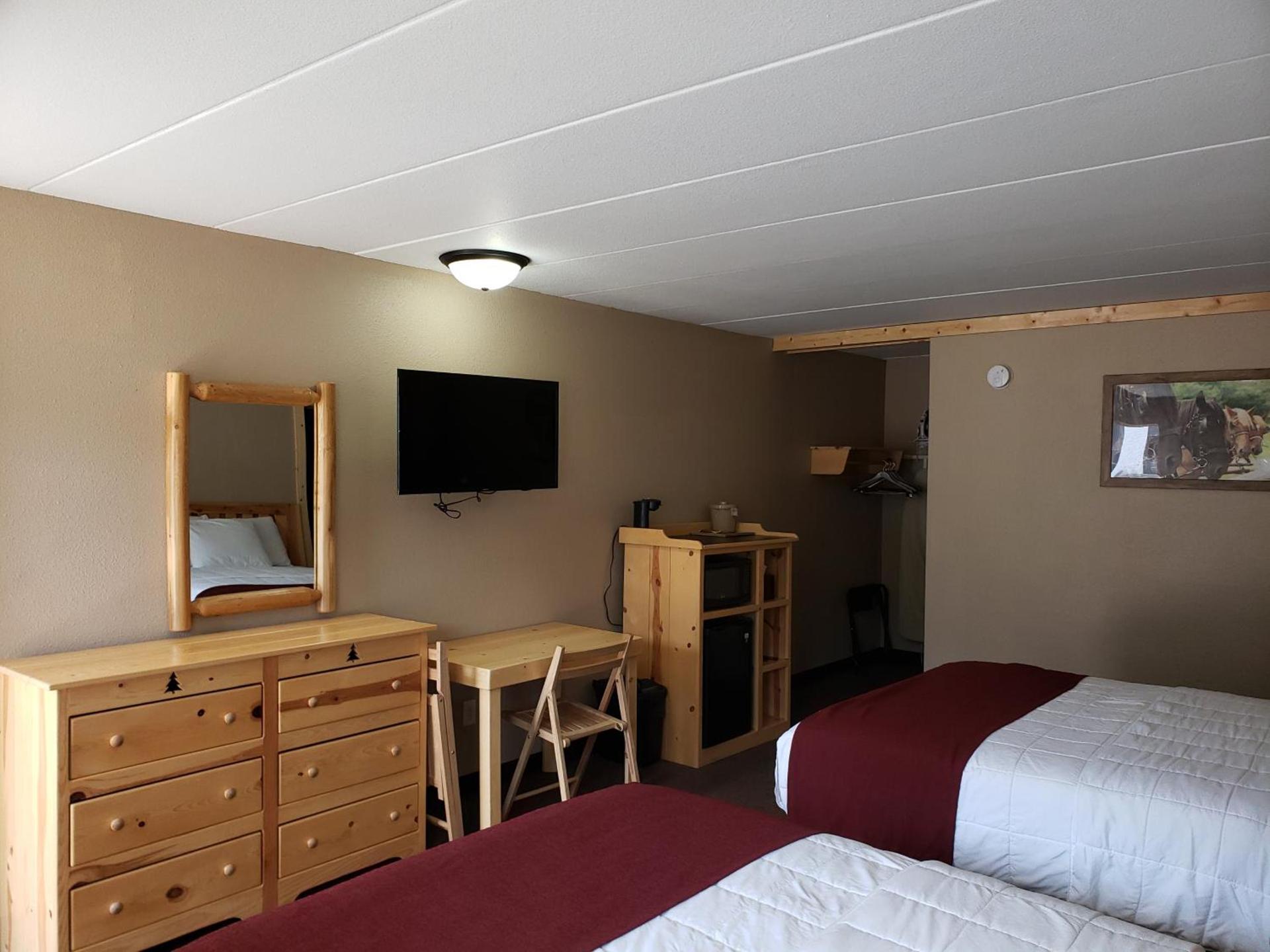 Woodside Dells Hotel & Suites photo 42