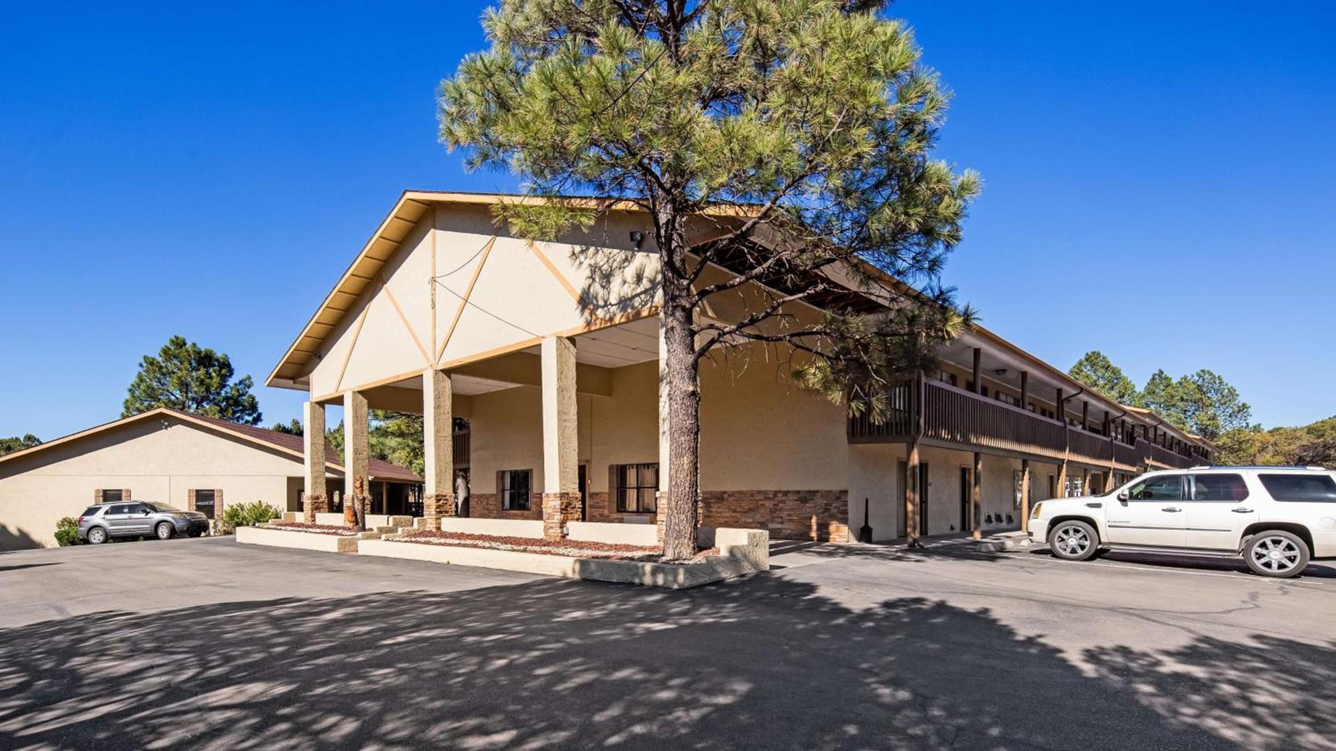Best Western Pine Springs Inn photo 2