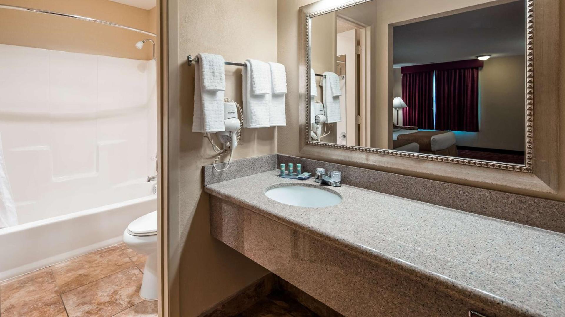 Best Western Pine Springs Inn photo 24