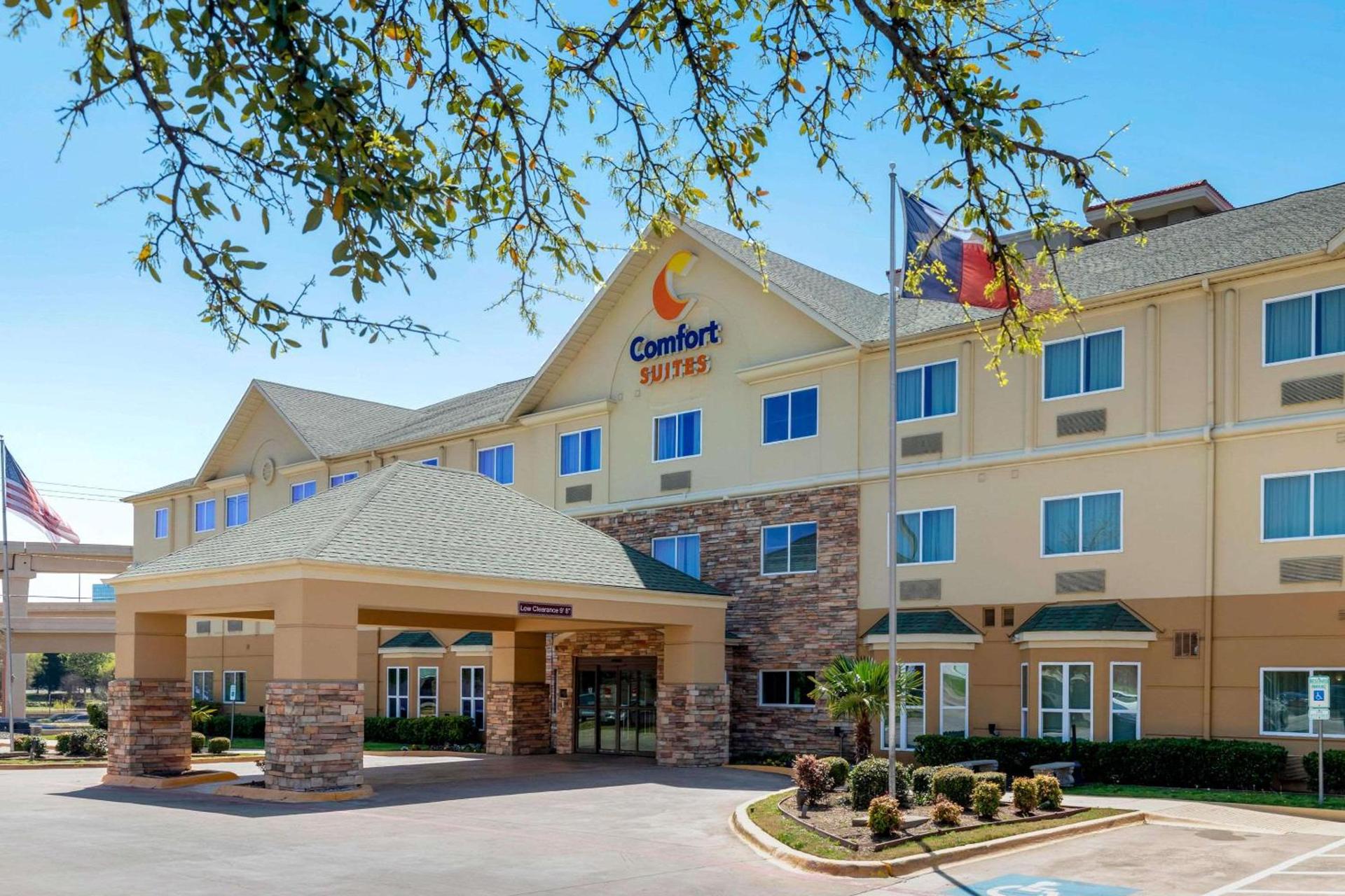 Comfort Suites North Dallas photo 39