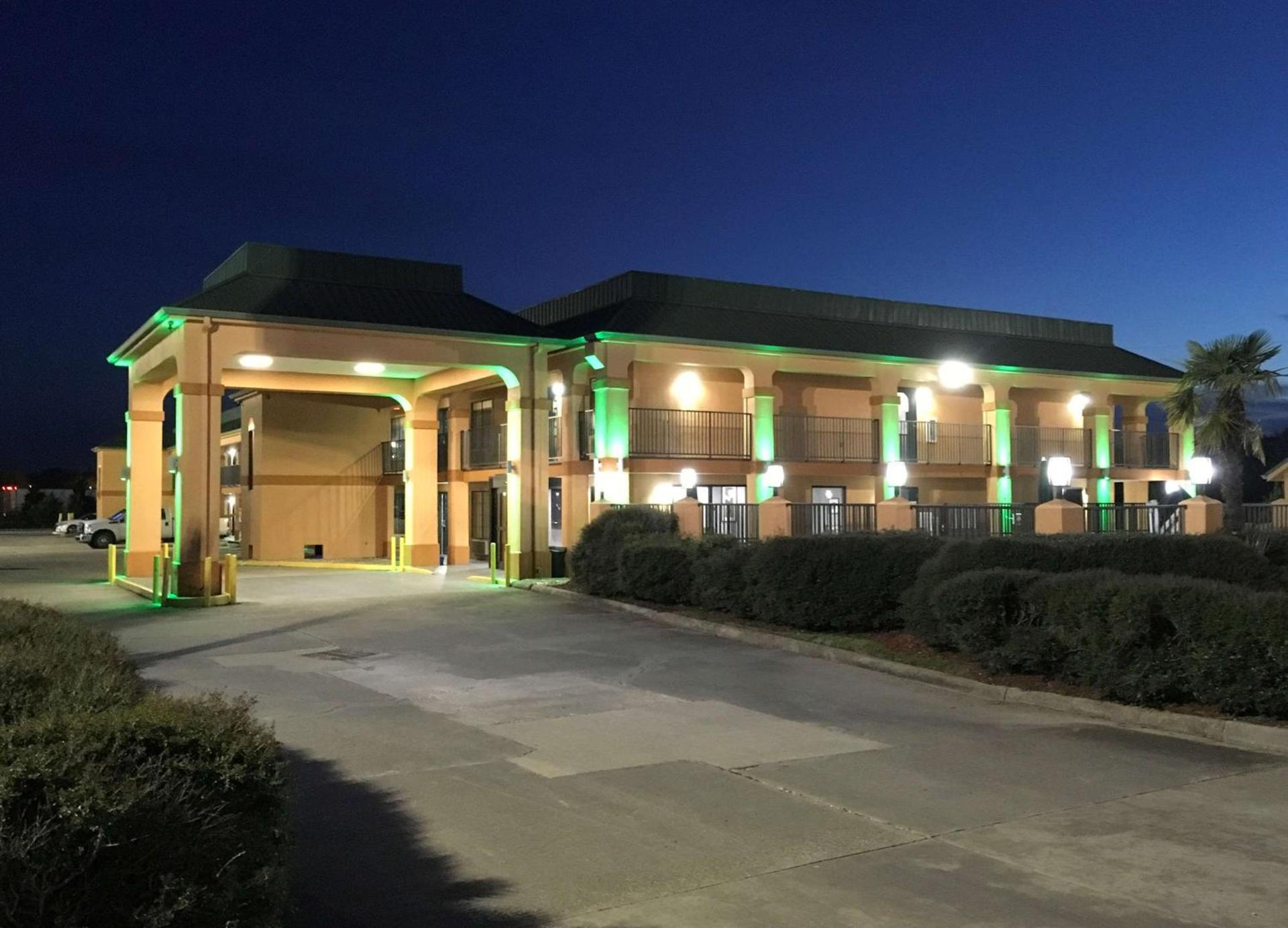 Americas Best Value Inn Denham Springs photo 4