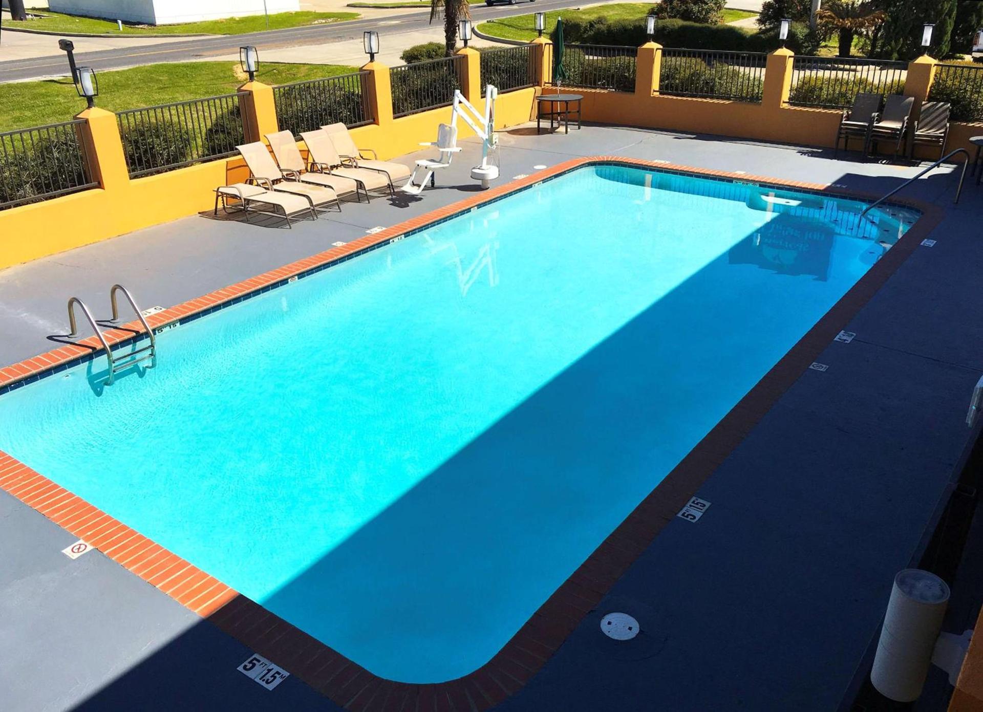 Americas Best Value Inn Denham Springs photo 2