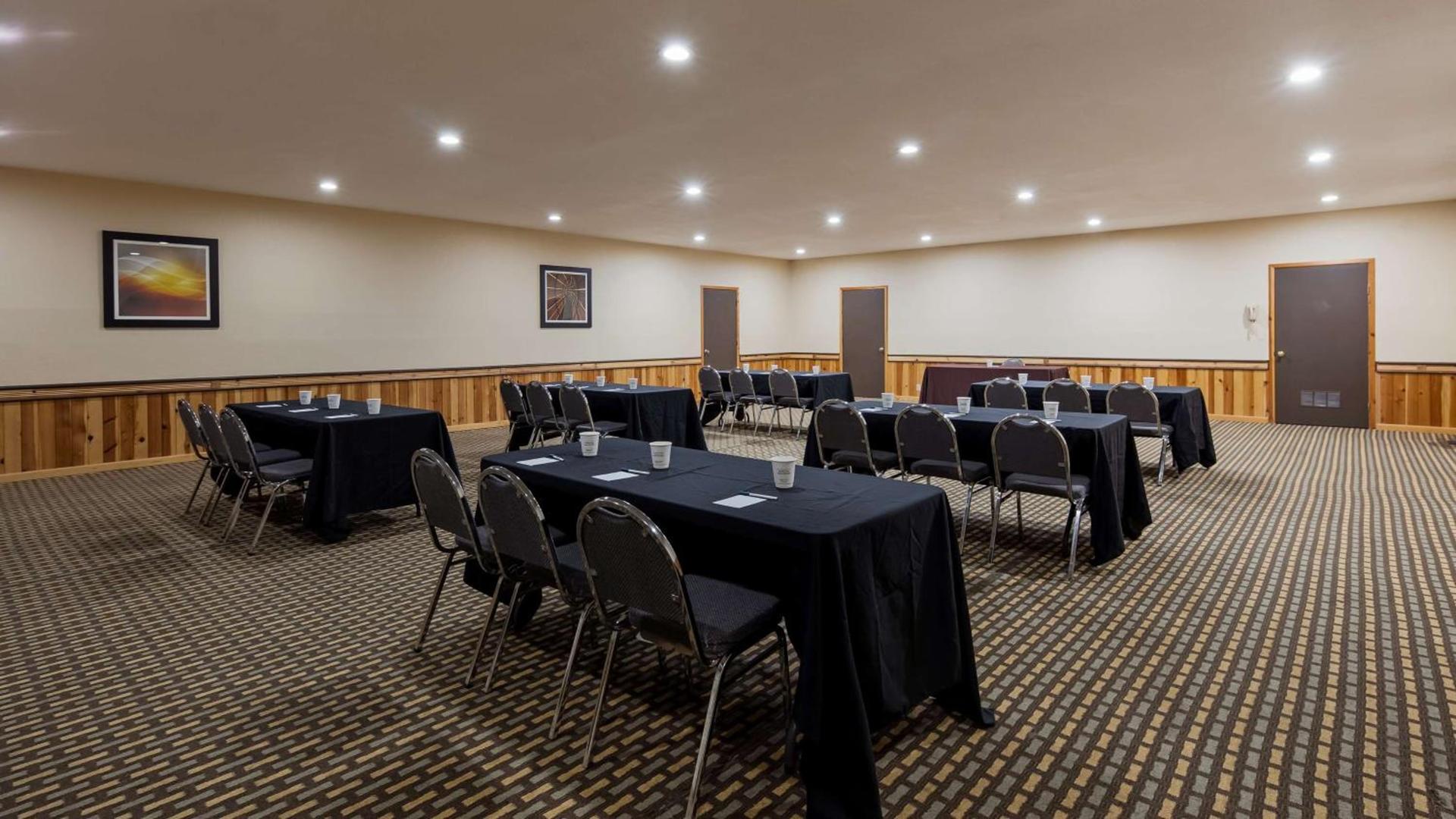 Best Western Pine Springs Inn photo 9