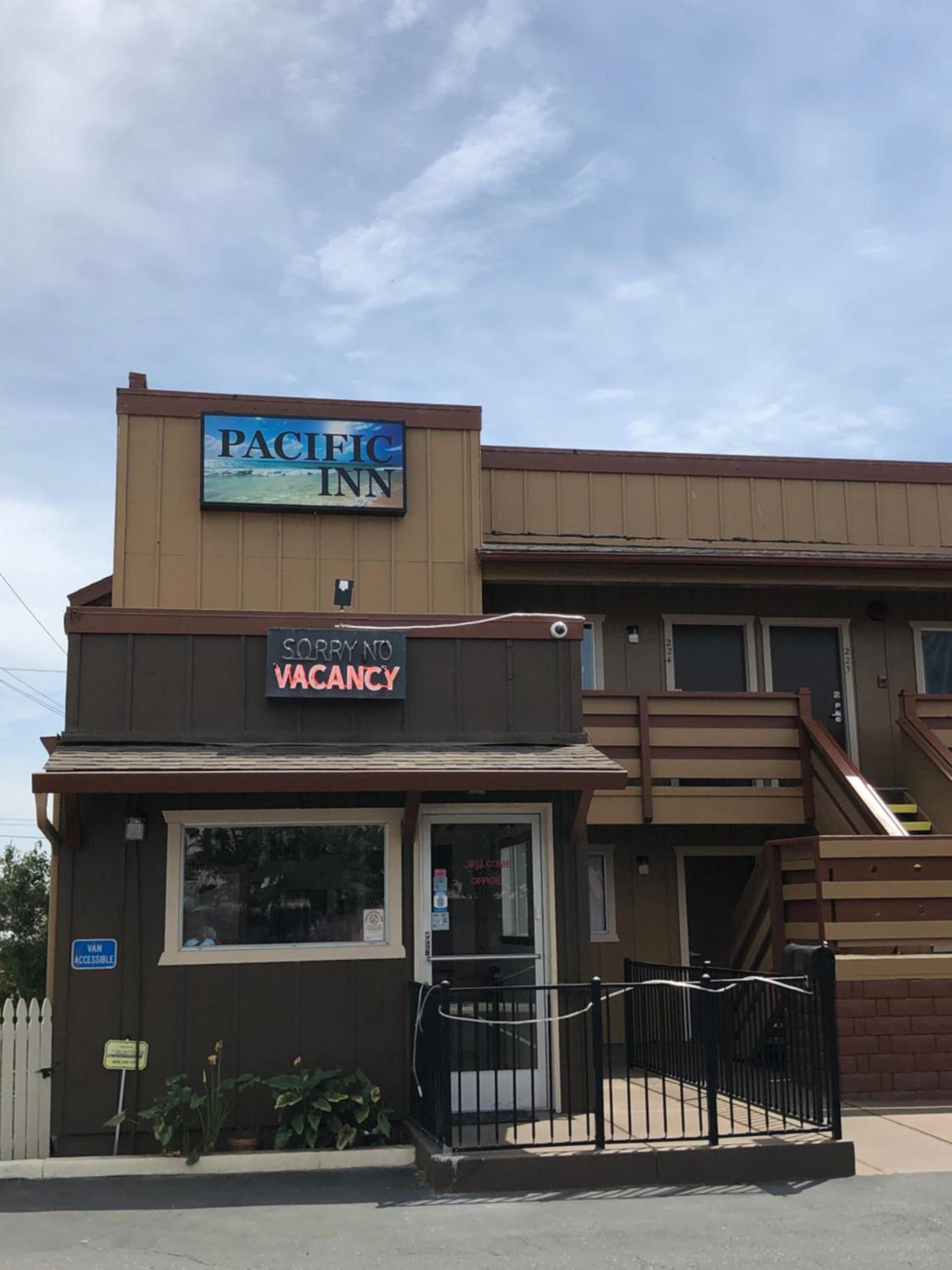 Pacific Inn photo 12